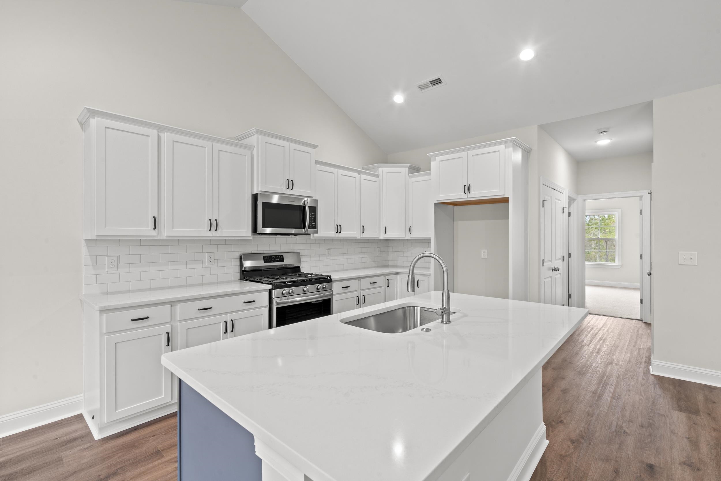 1425 Loop Circle