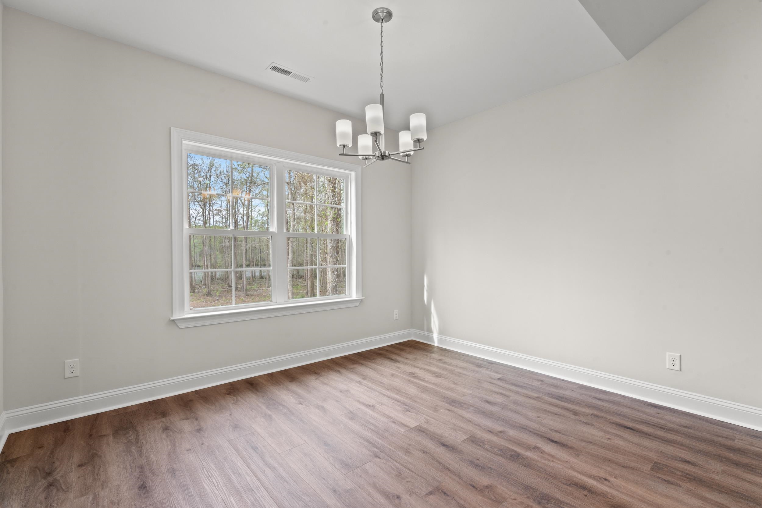 1425 Loop Circle