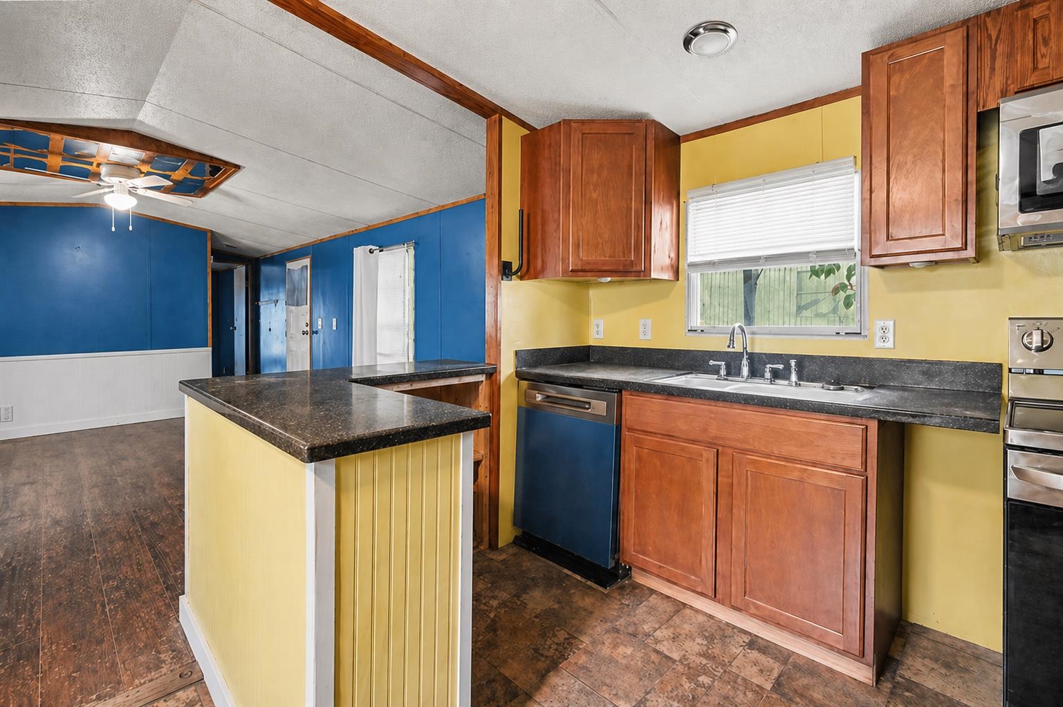 1512 Scorpio Ln.