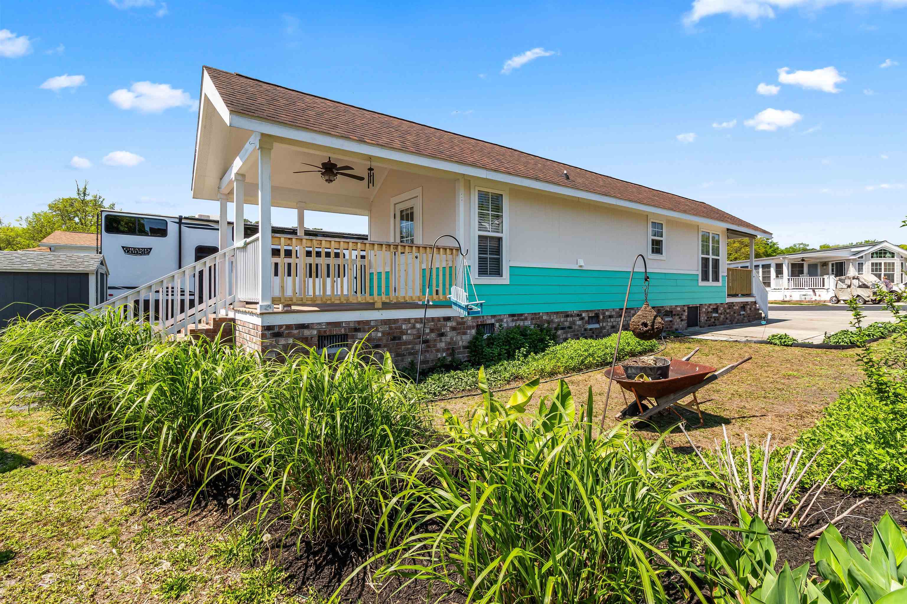 5400 Little River Neck Rd.