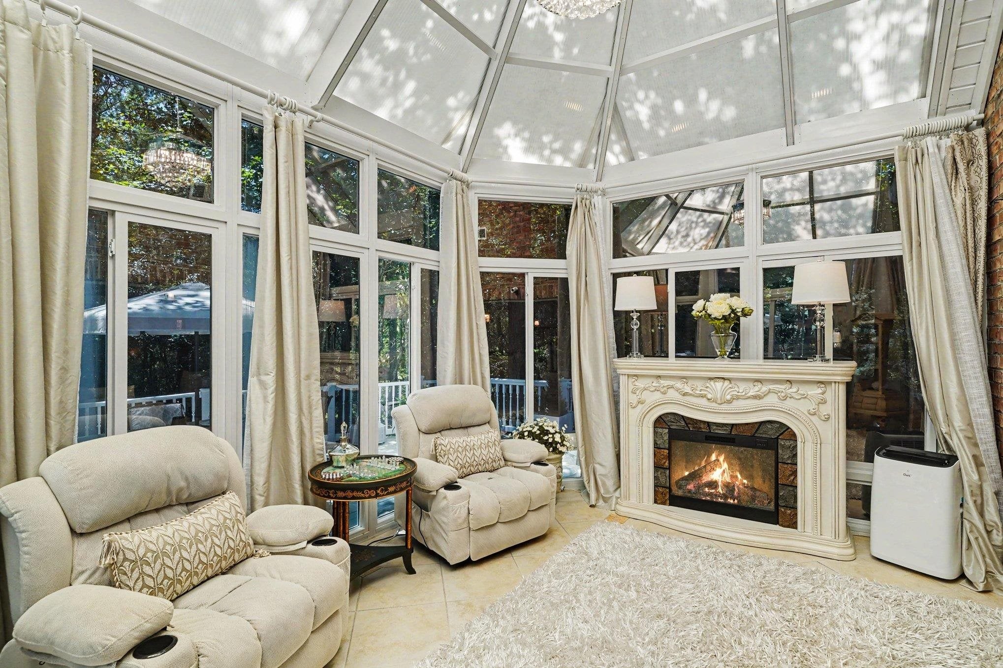 180 Highwood Circle