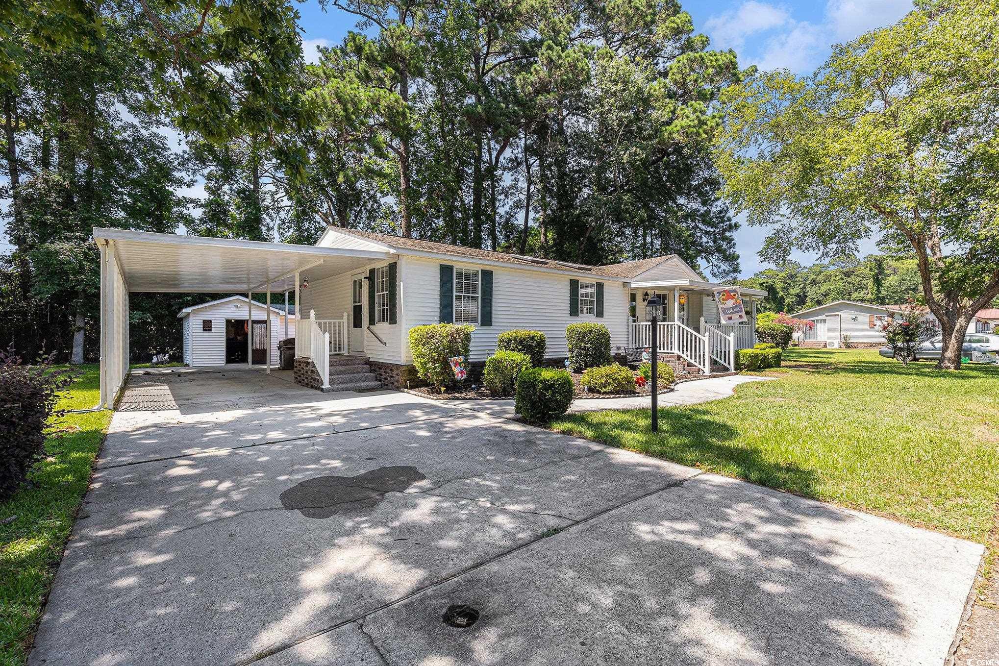 1692 Perry Circle