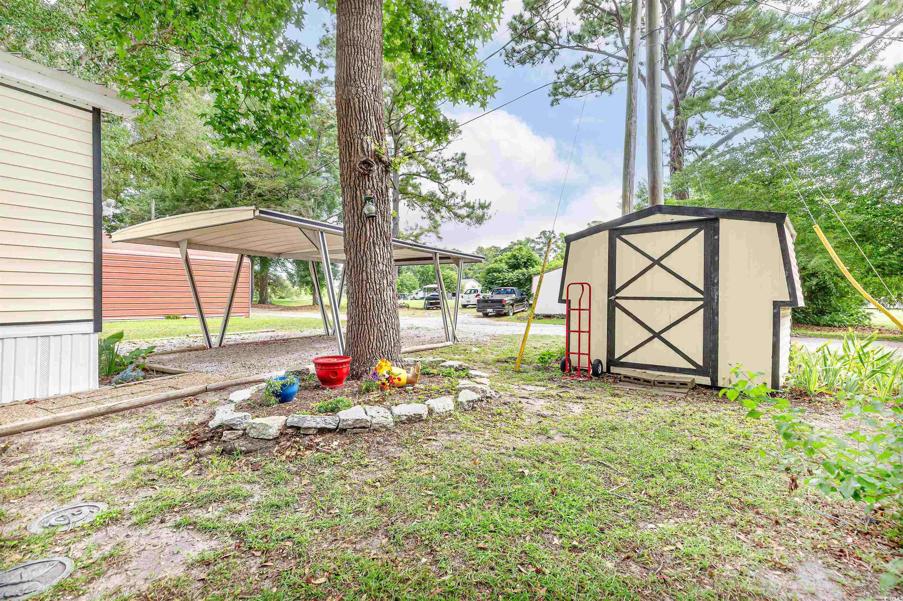 582 Mimosa Dr.