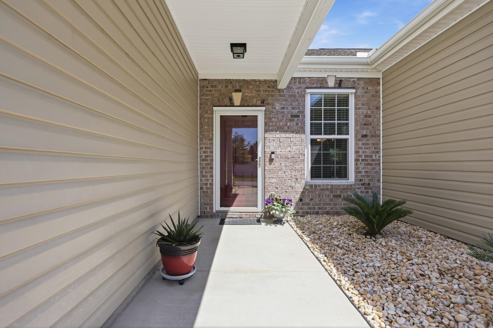 733 Lafayette Park Dr.