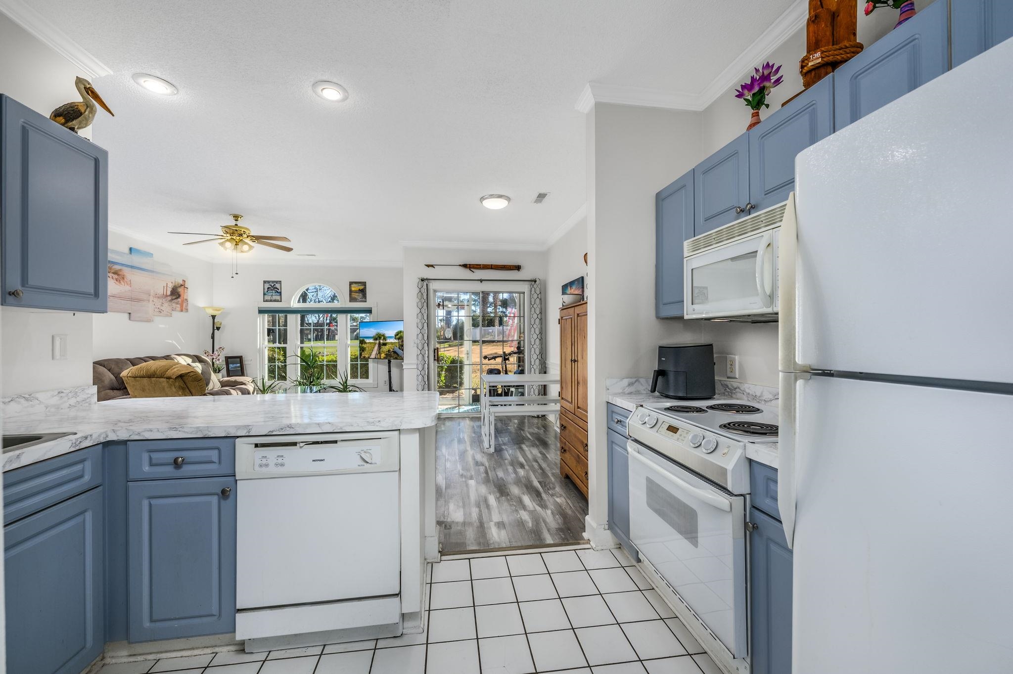 687 Riverwalk Dr. 102