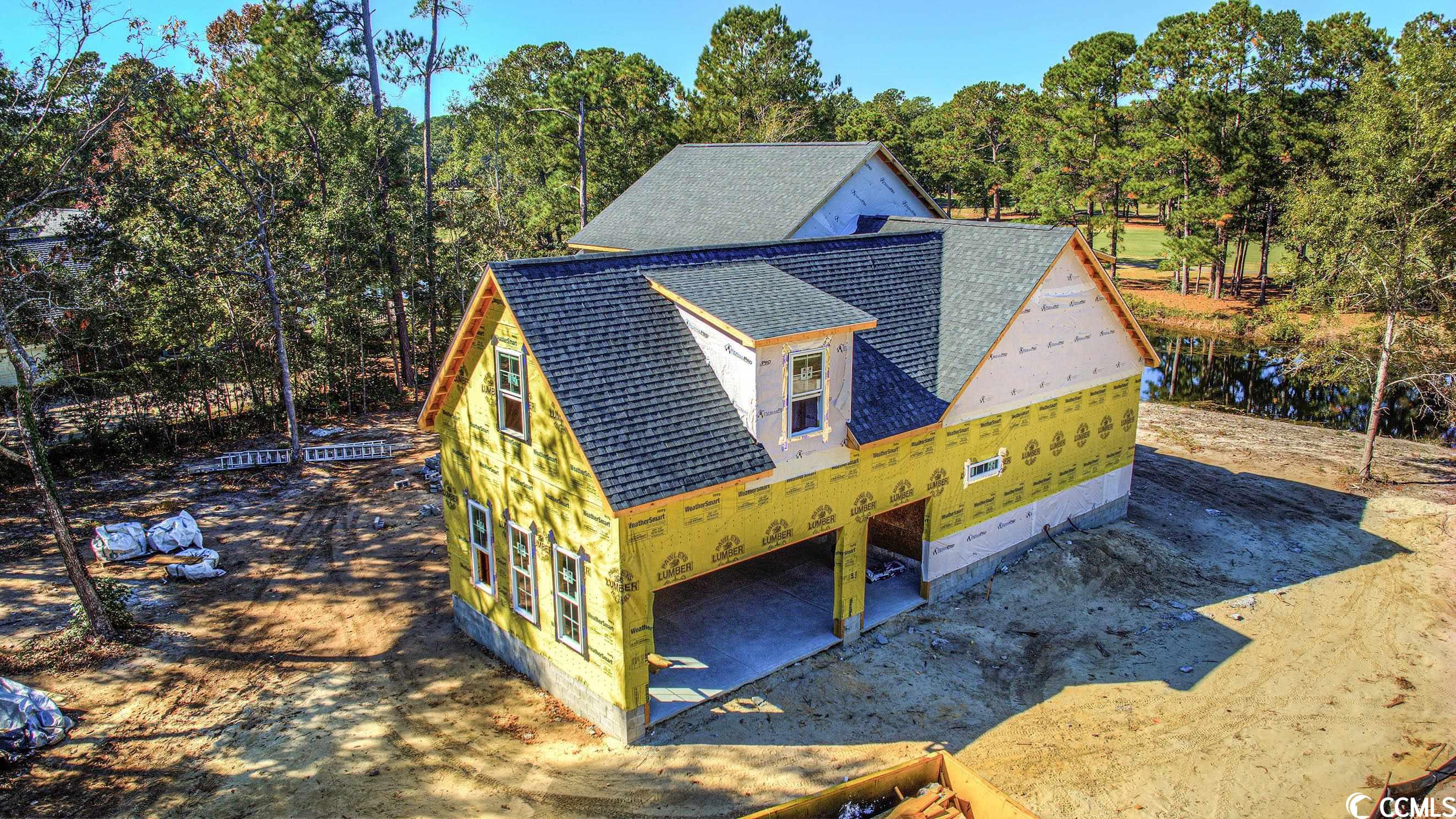 Photo 18 of 40 of 1398 Hawthorn Dr. house