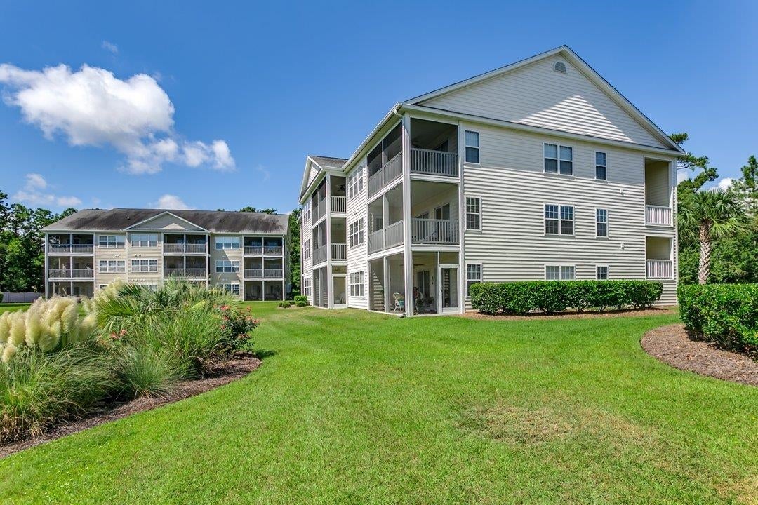 627 Woodmoor Dr. 203