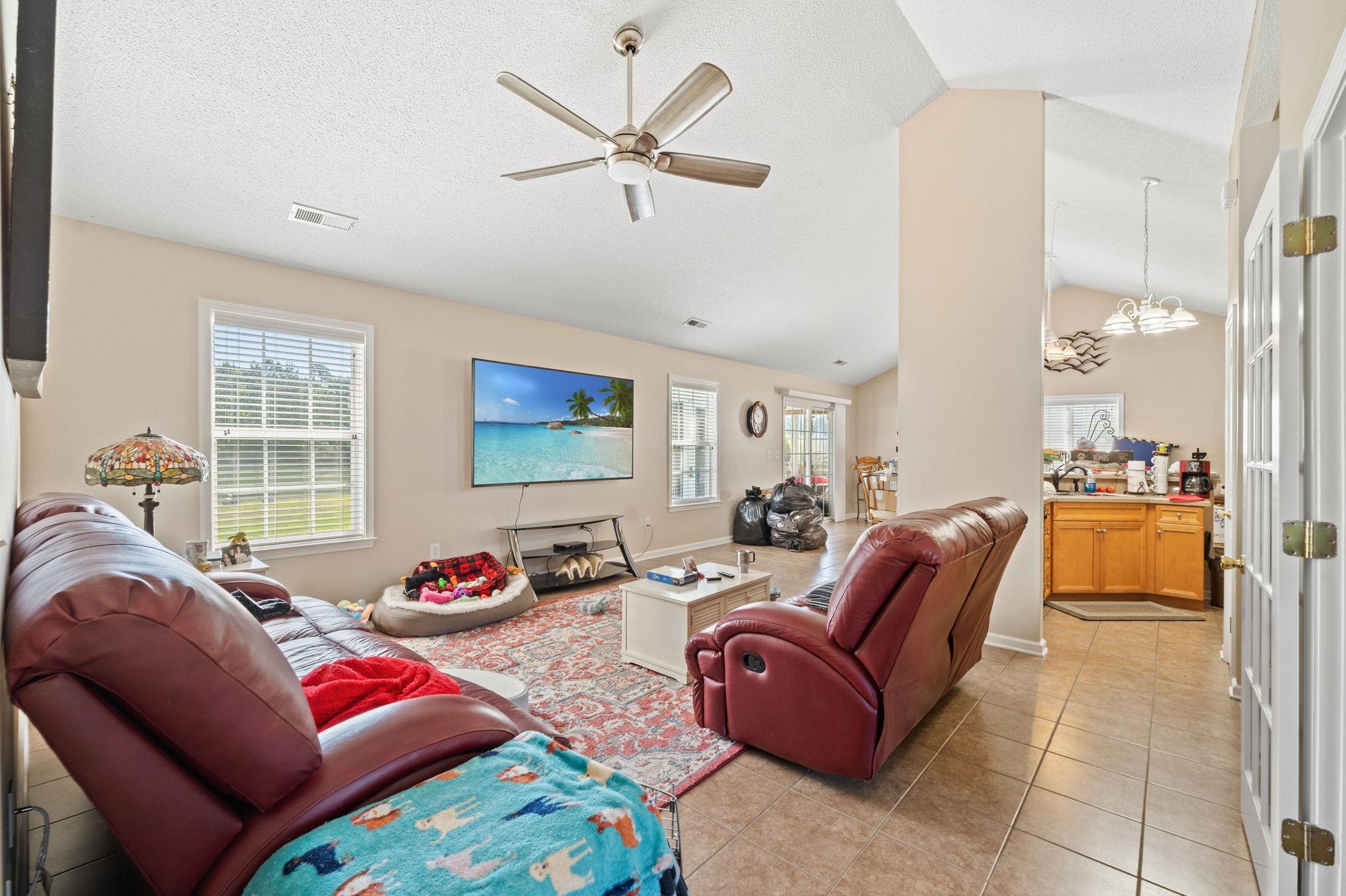 453 Barton Loop
