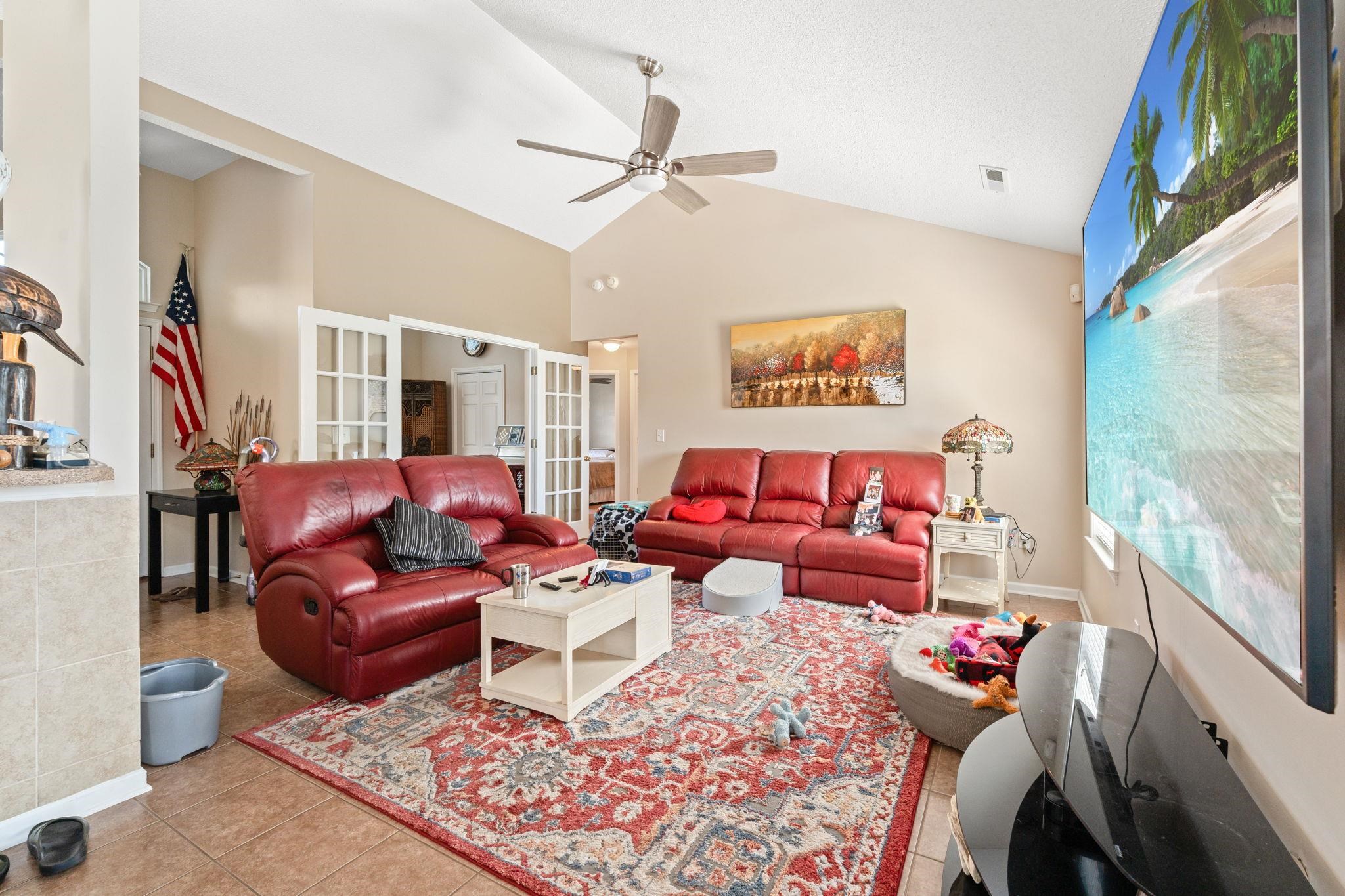453 Barton Loop