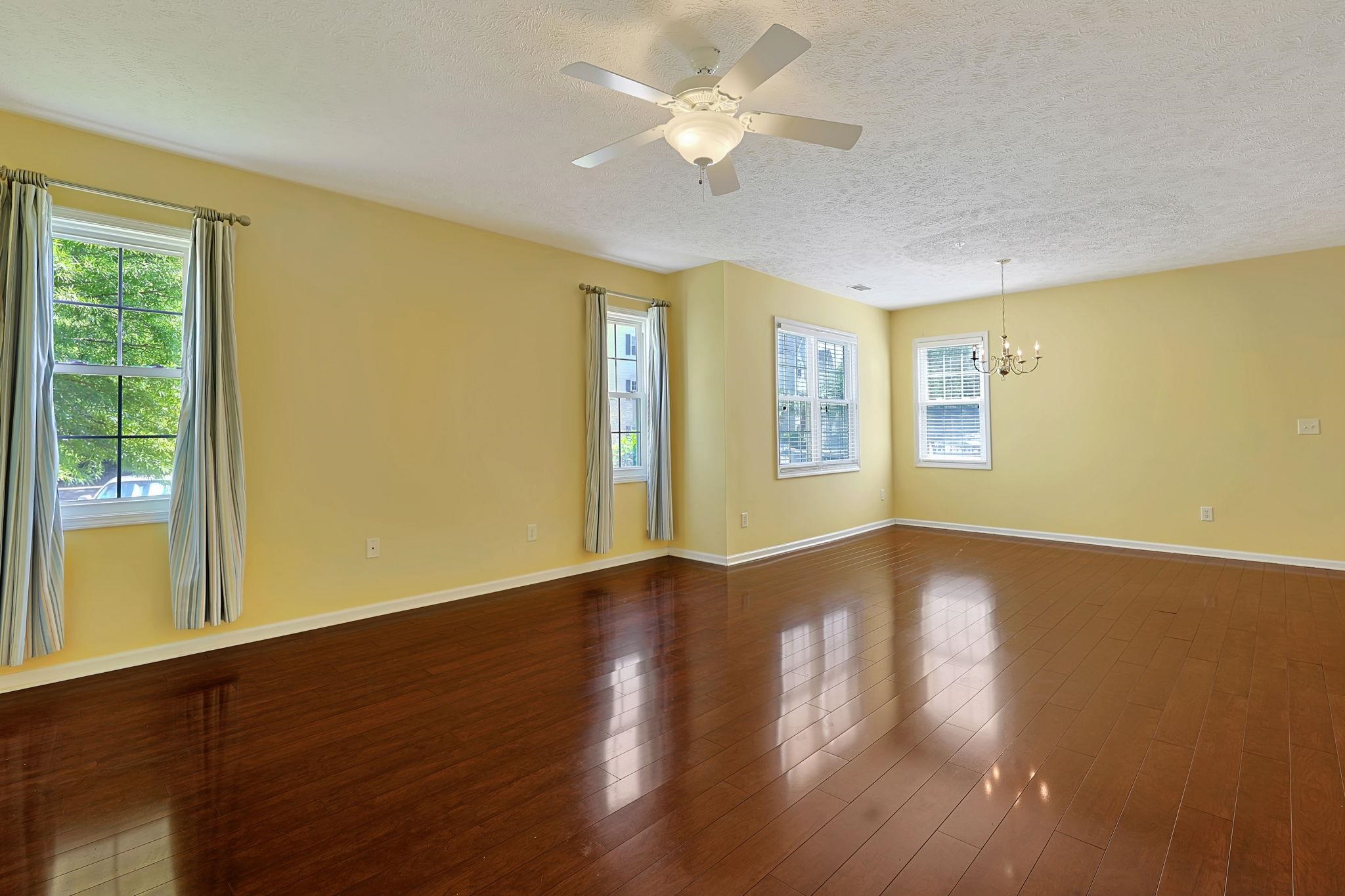 601 Hillside Ave. N 3106