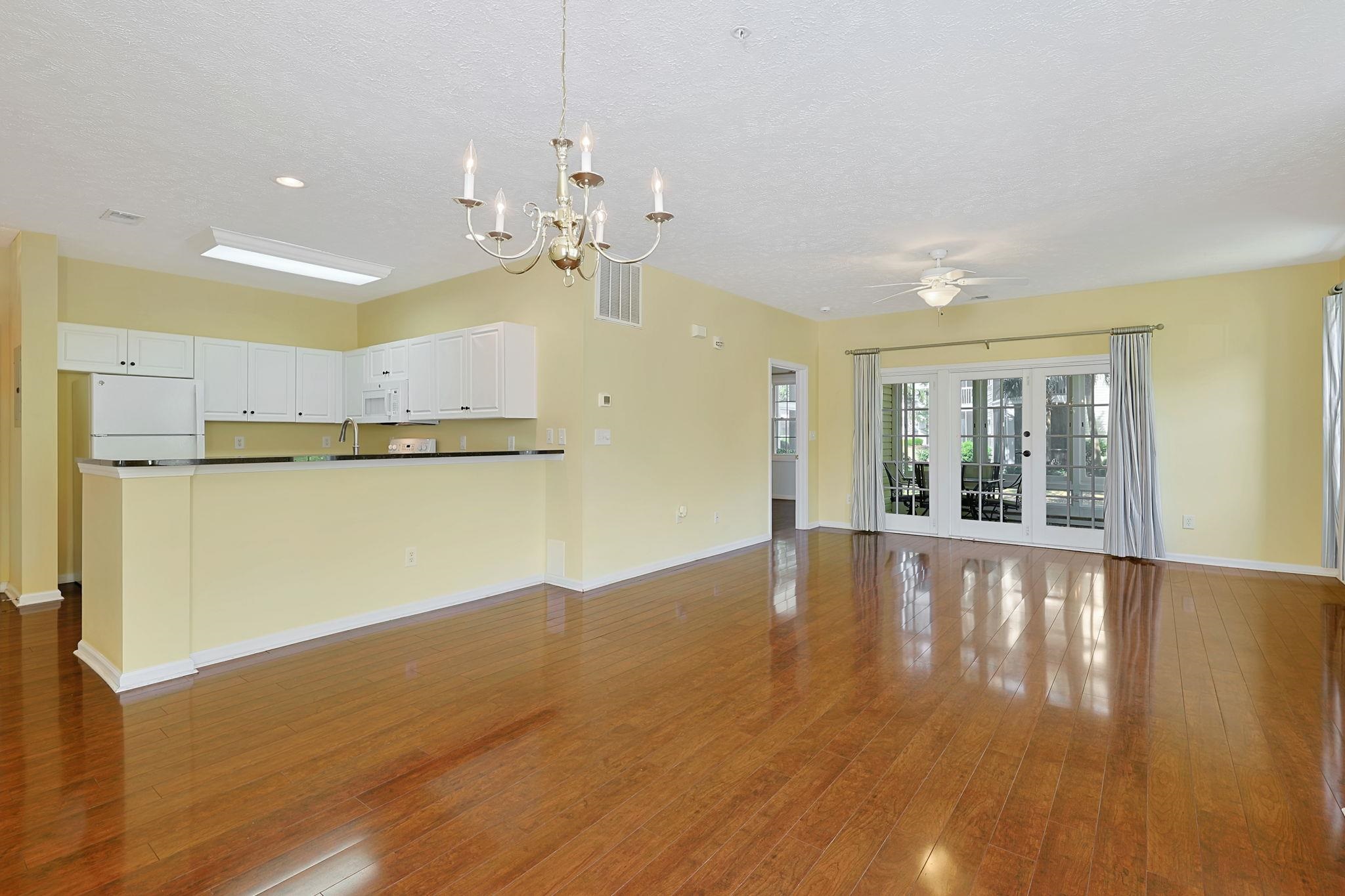 601 Hillside Ave. N 3106