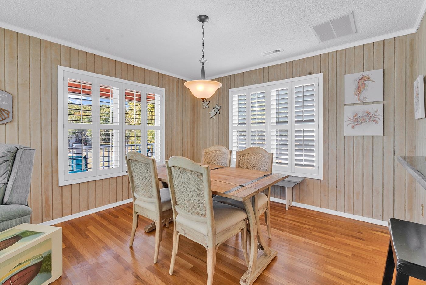1033 N Dogwood Dr.