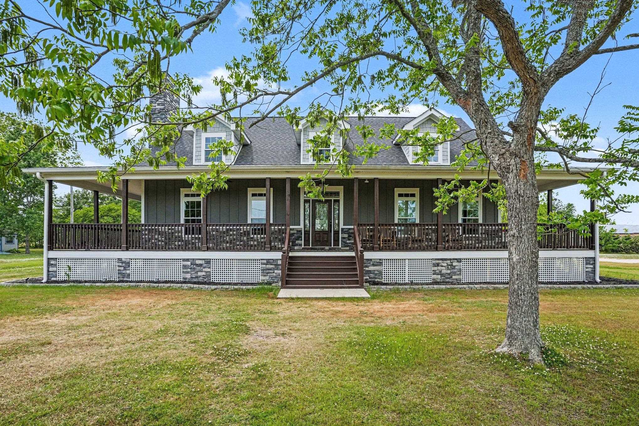 942 Meadow Dr.
