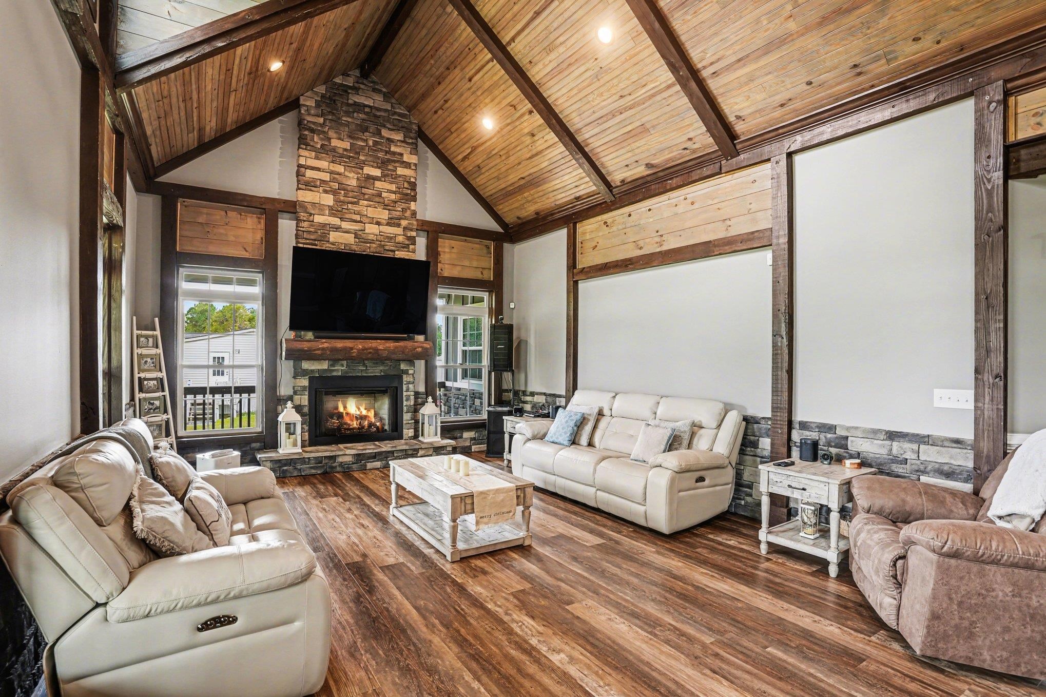 942 Meadow Dr.