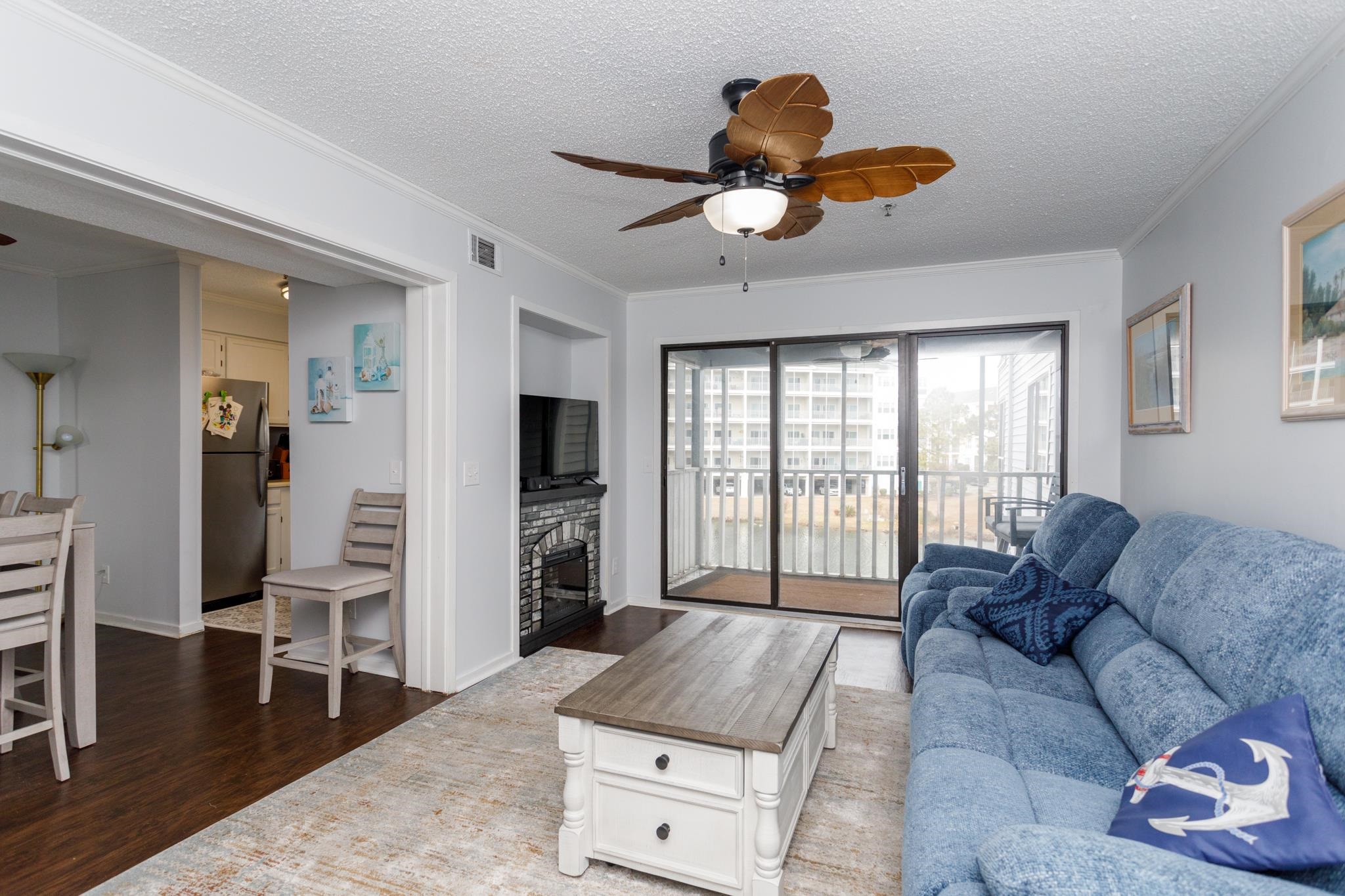 305 Hillside Dr. N 204