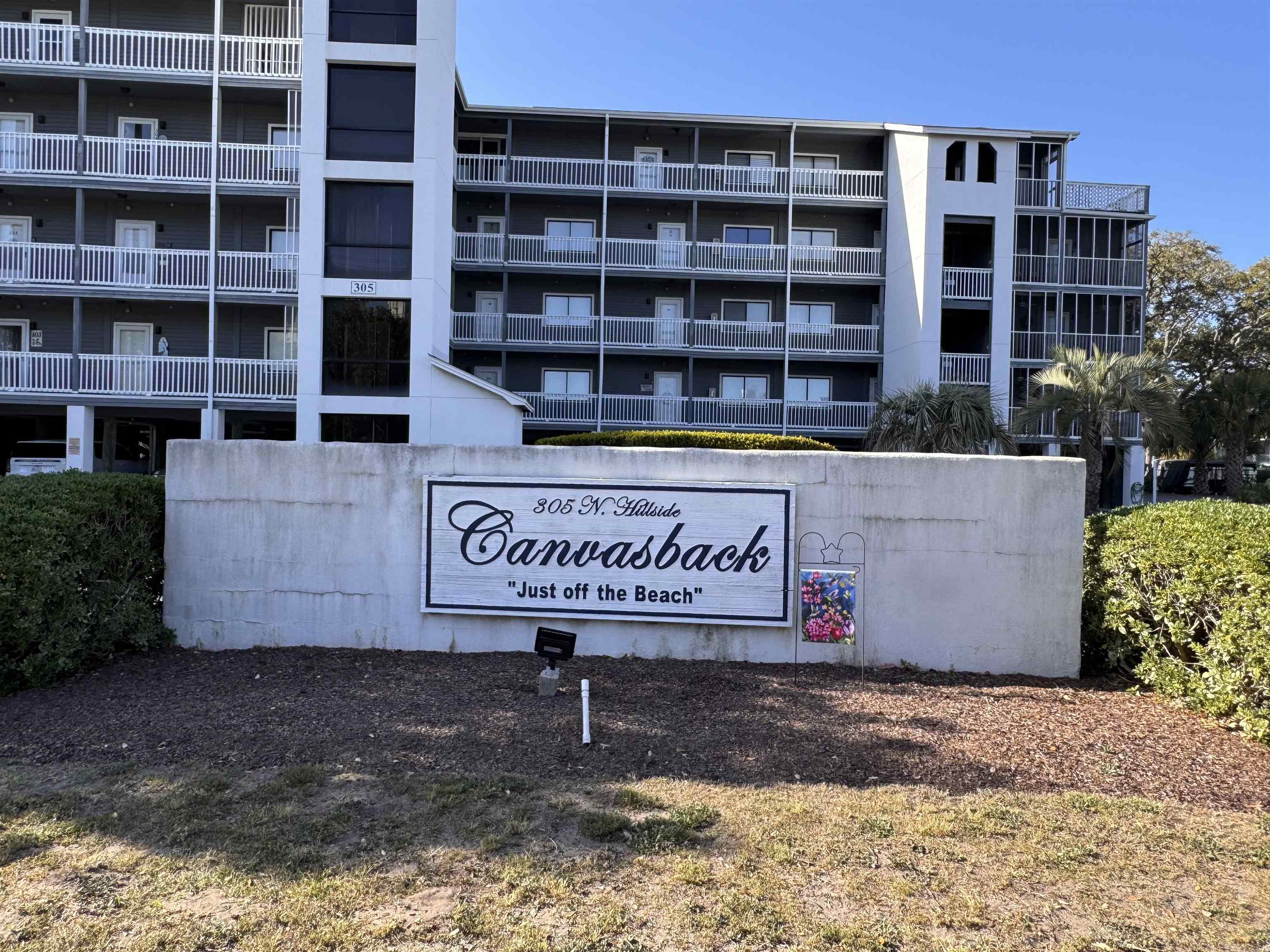 305 Hillside Dr. N 204