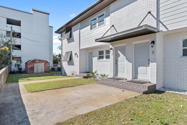 409 17TH AVE N APT 4, MYRTLE BEACH, SC 29577 - Image 174a525a1ab765213b2b2d975f4e0778/4017701071