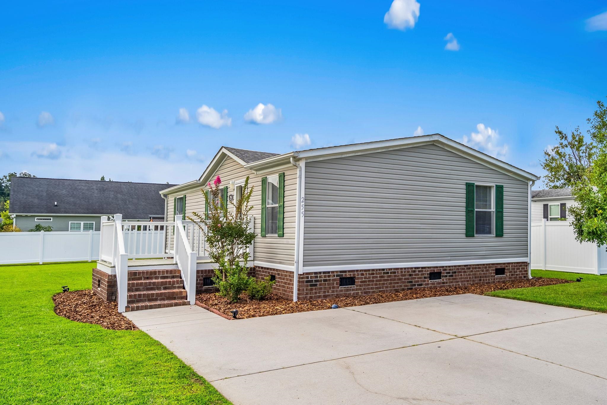 255 Iroquis Trail