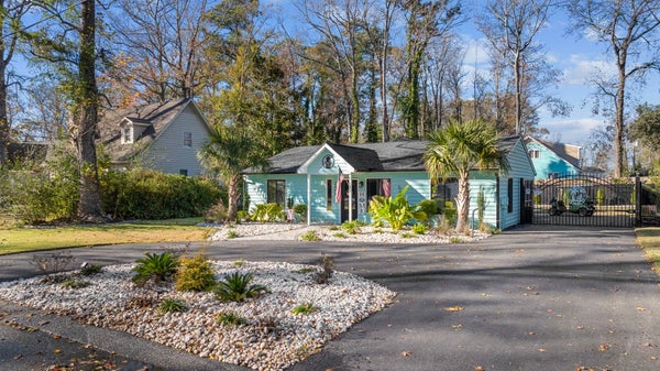2406 BERT DR, NORTH MYRTLE BEACH, SC 29582 - Image 180eedd4b6d46e488db36a309f71df8e/598691273