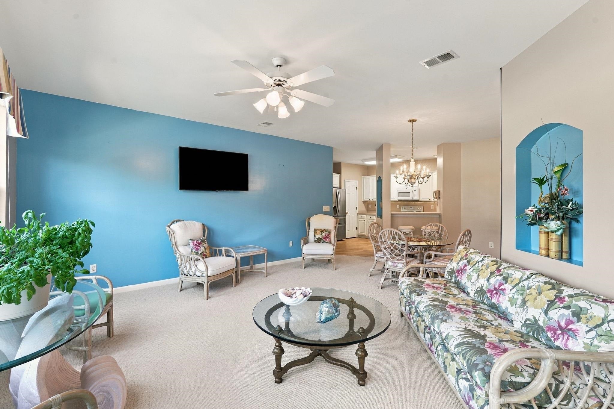 4430 Lady Banks Ln. E1