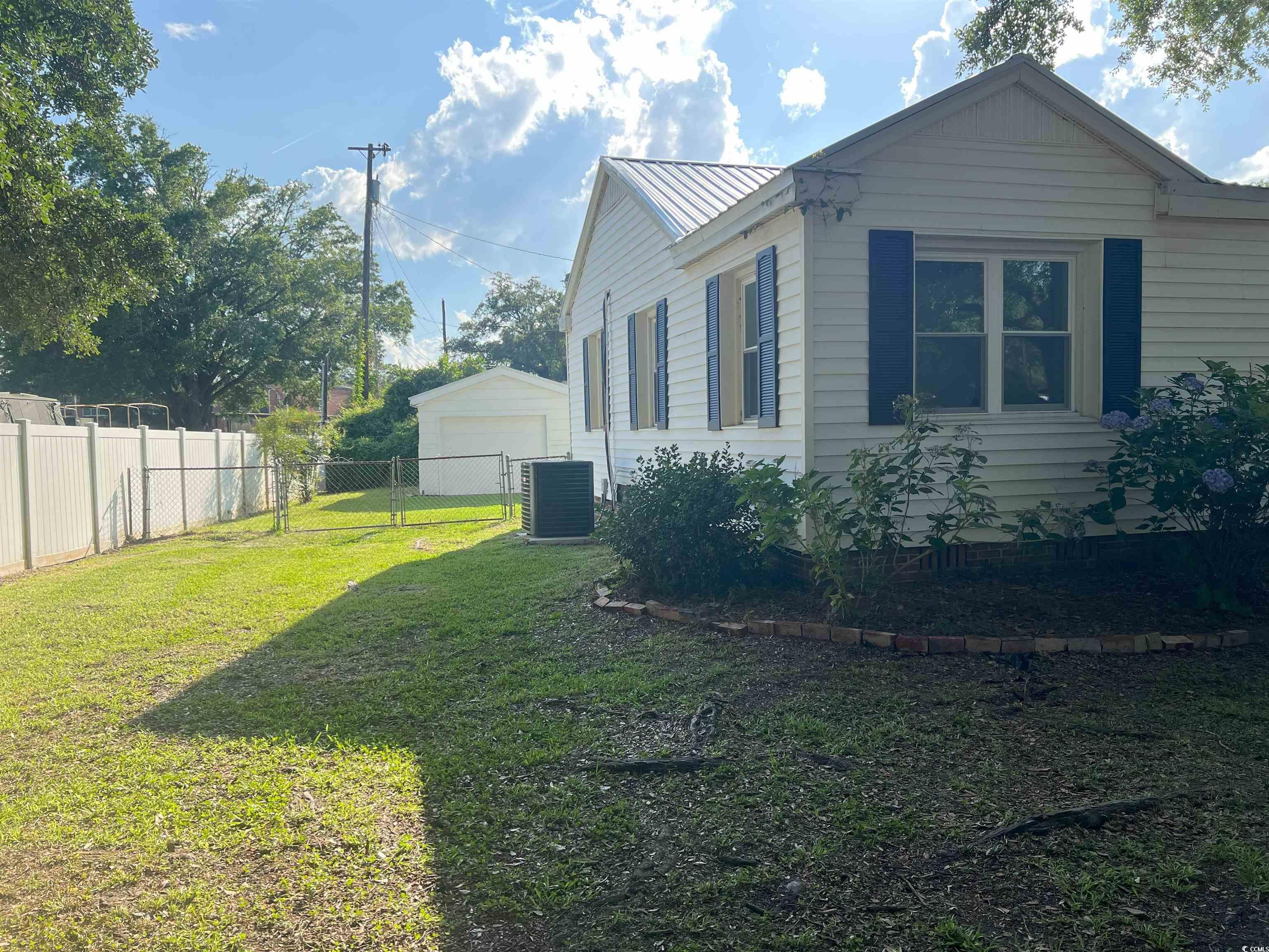 518 Nowell St.