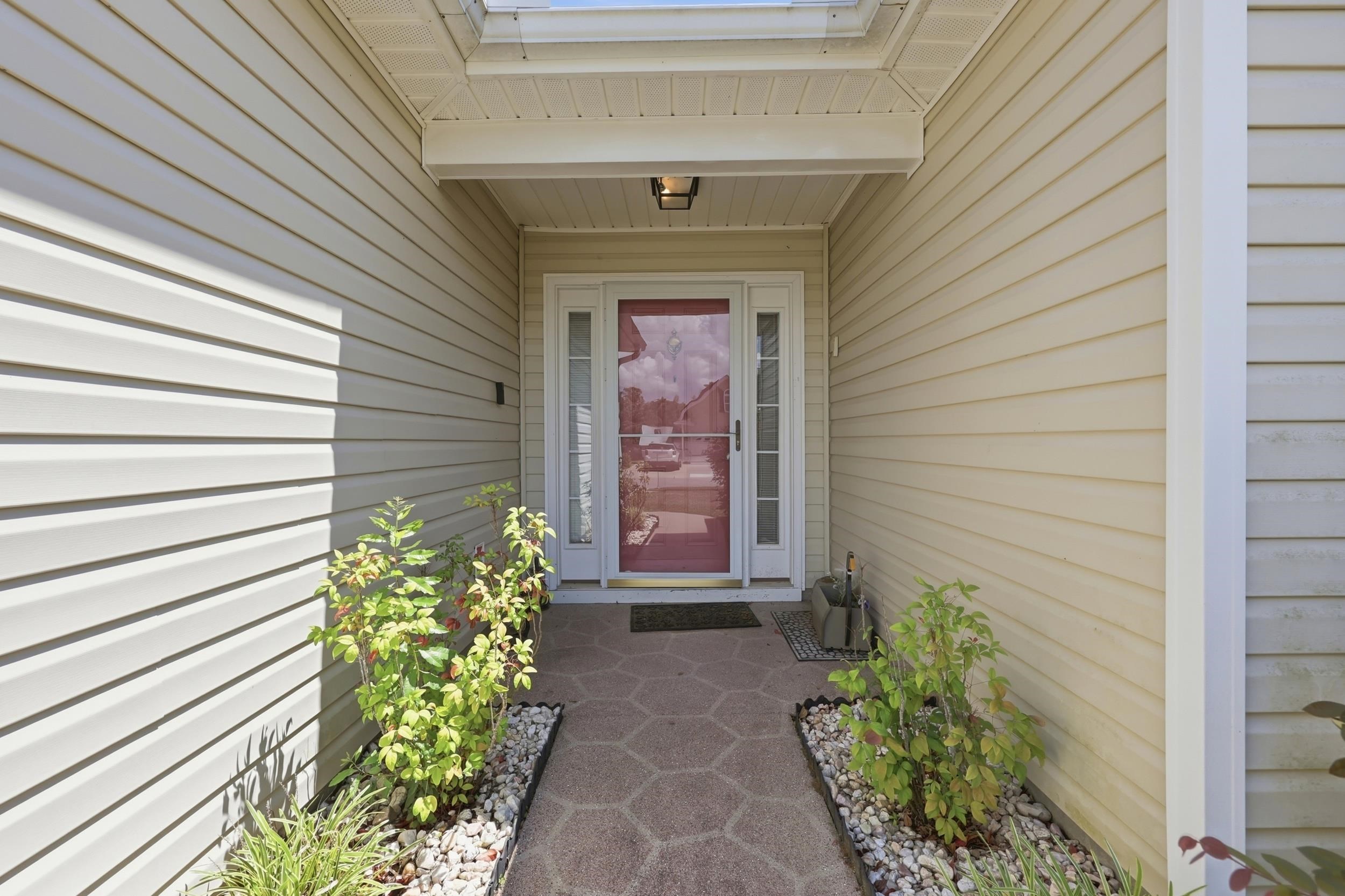 1037 Pecan Grove Blvd.