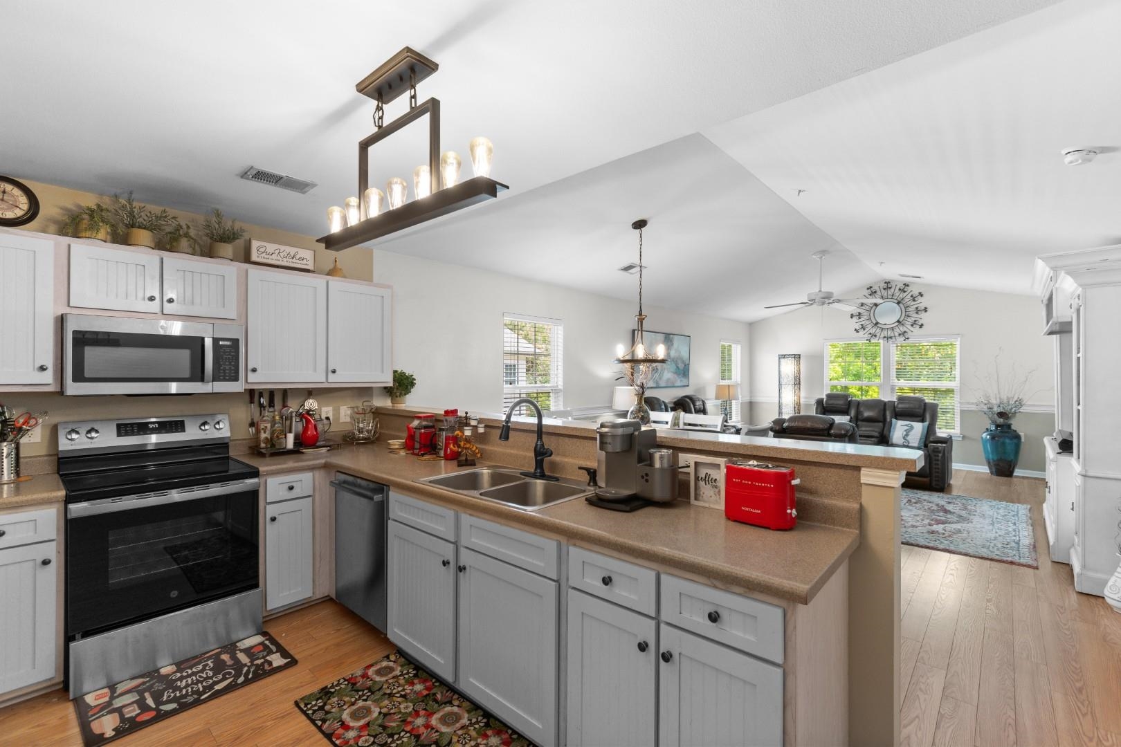 1274 River Oaks Dr. 11E
