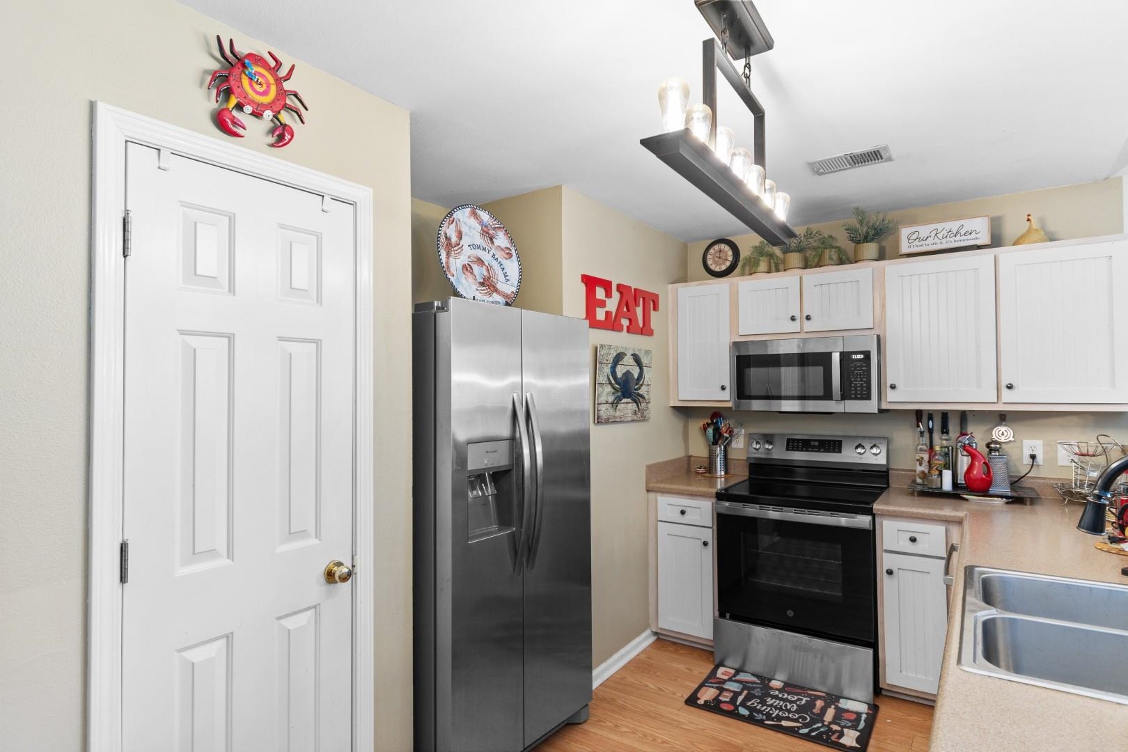 1274 River Oaks Dr. 11E