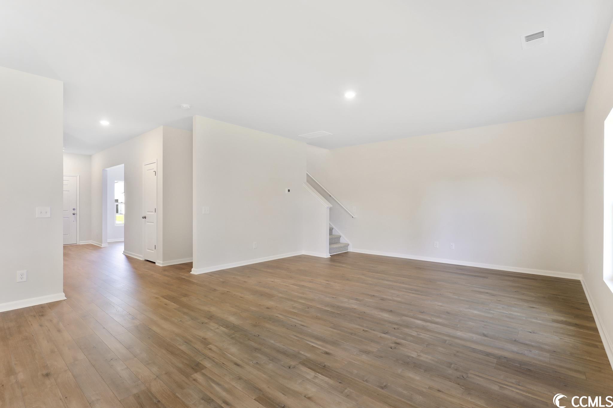 Photo 4 of 16 of 282 Timber Oaks Dr. house
