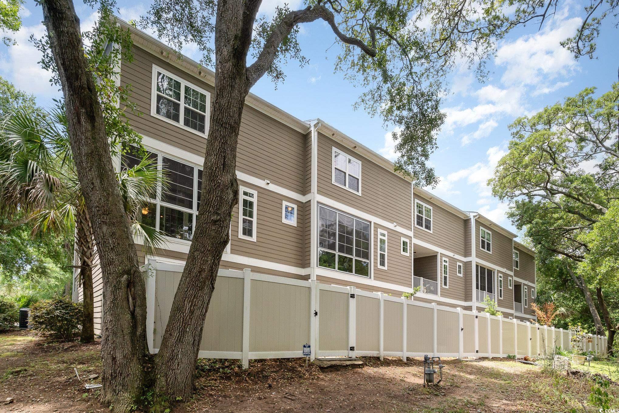 Photo 10 of 39 of 54 Oyster Bay Dr. 201 townhome