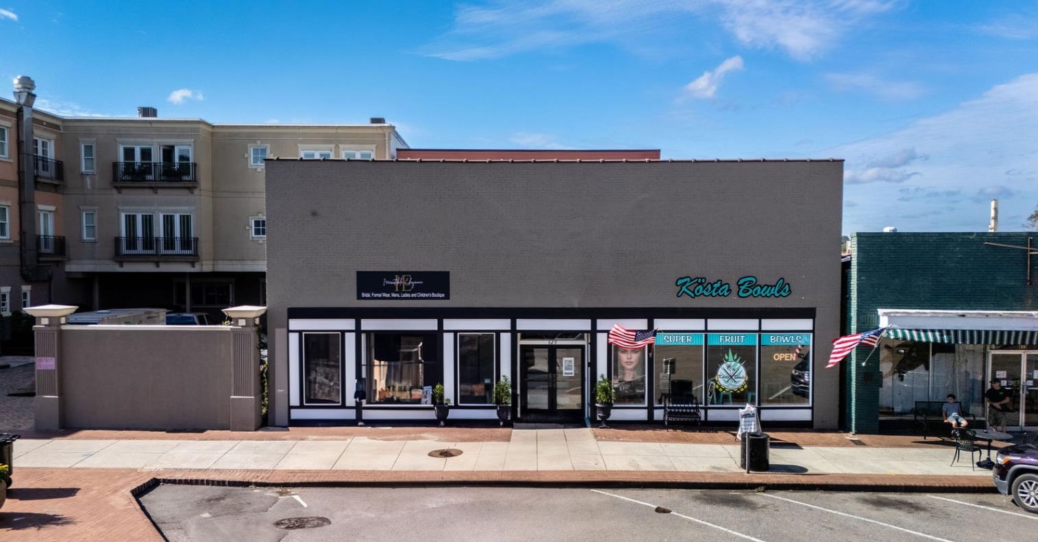 829 Front St.