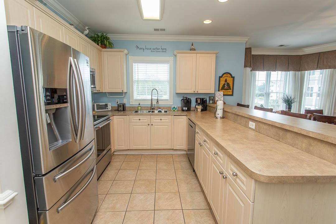 4861 Luster Leaf Circle 301