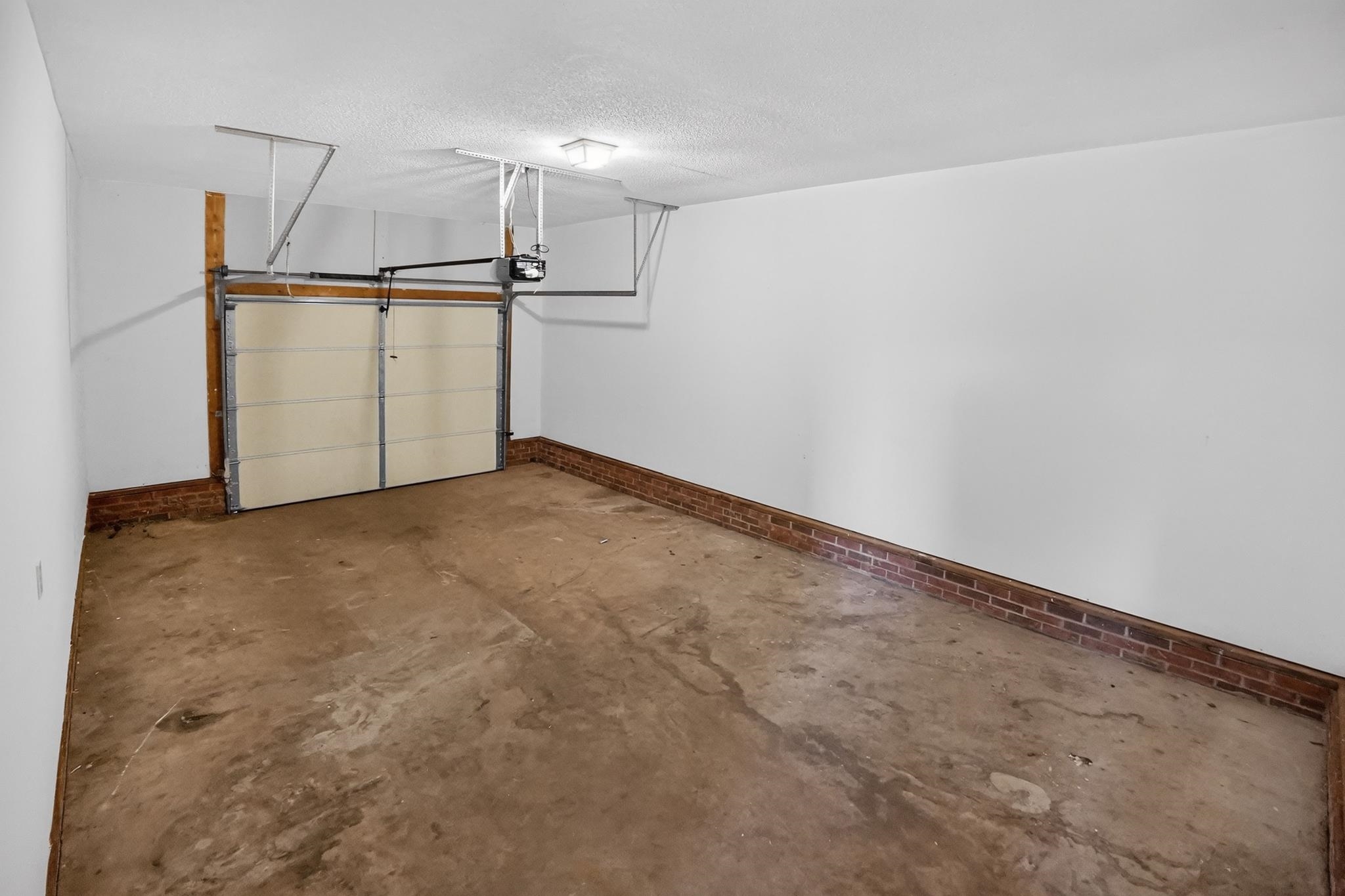 2202 Rolling Green Rd