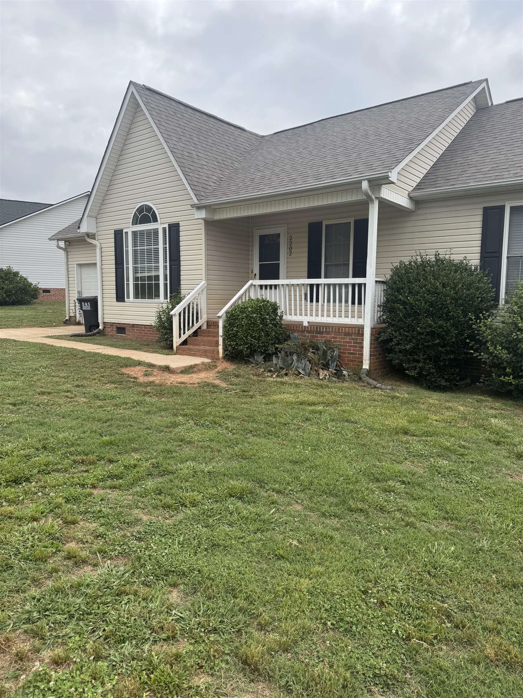 2202 Rolling Green Rd
