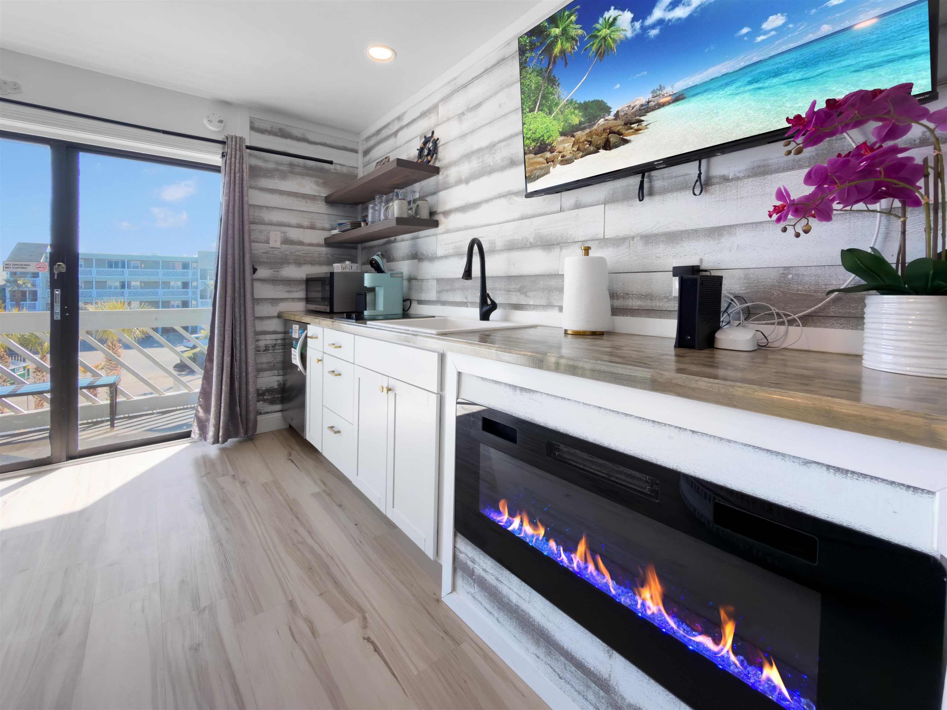 627 N Waccamaw Dr. 209