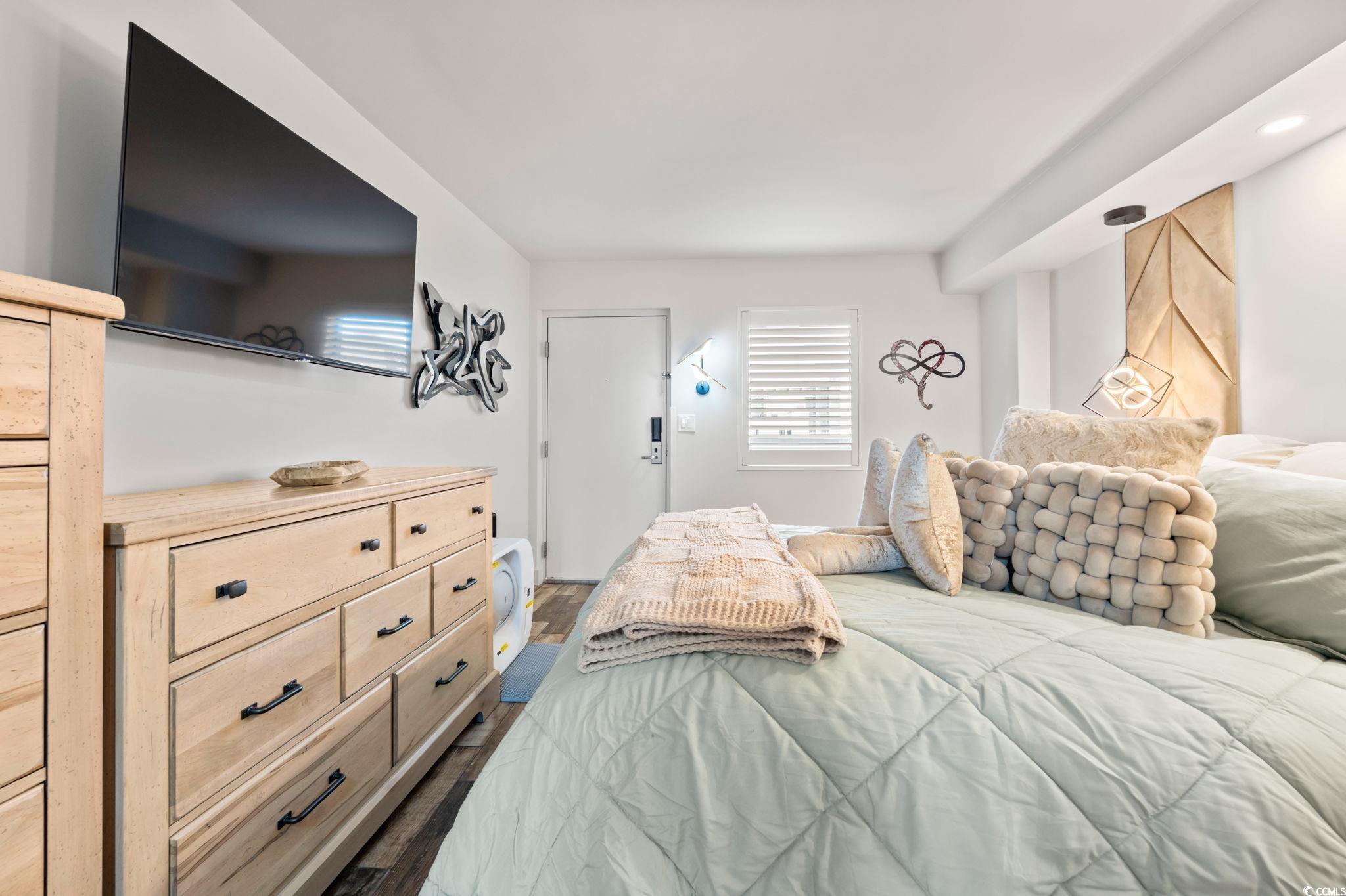 201 77th Ave. N 926