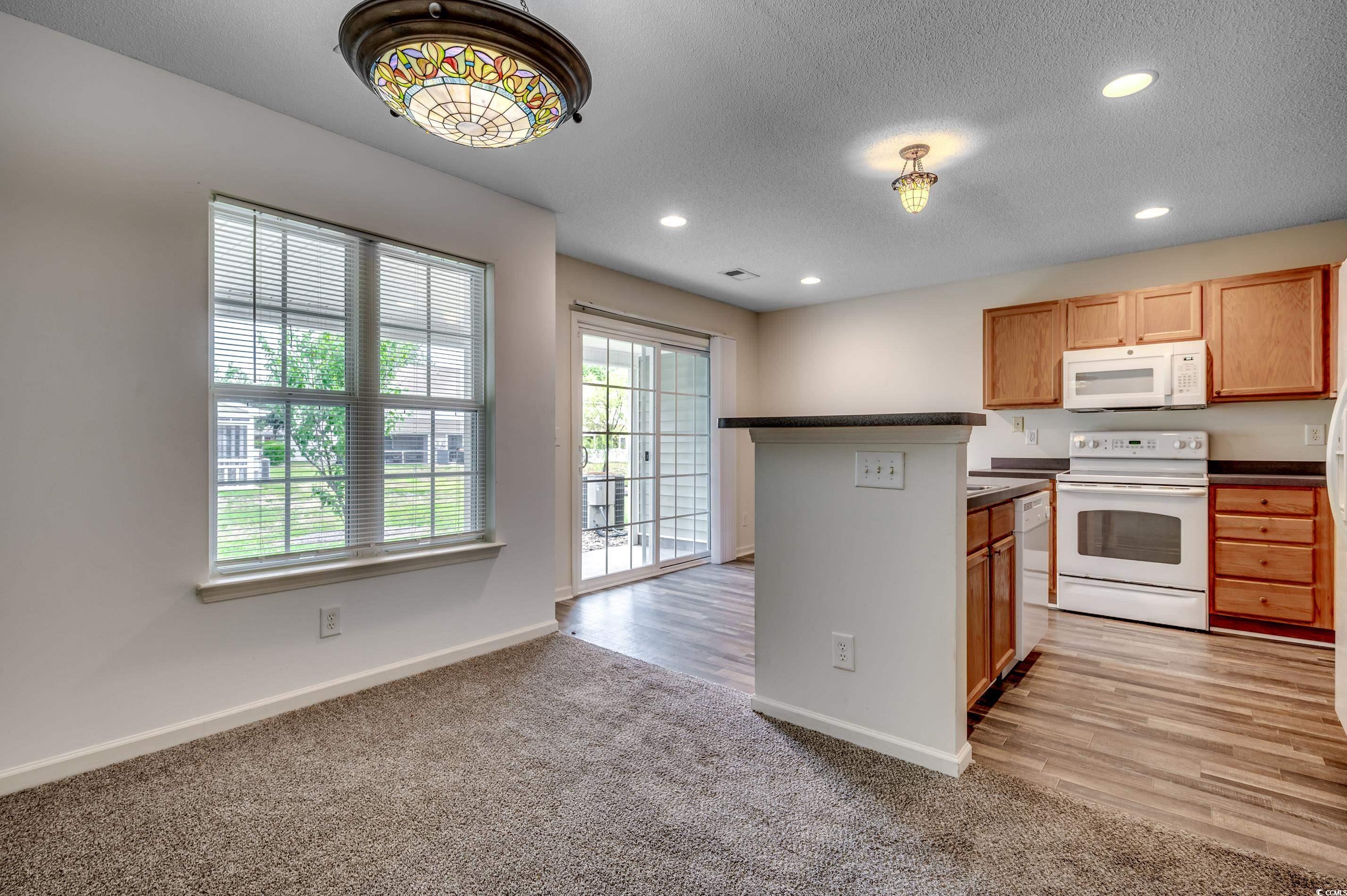 Photo 11 of 31 of 270 Seabert Rd. 270 townhome
