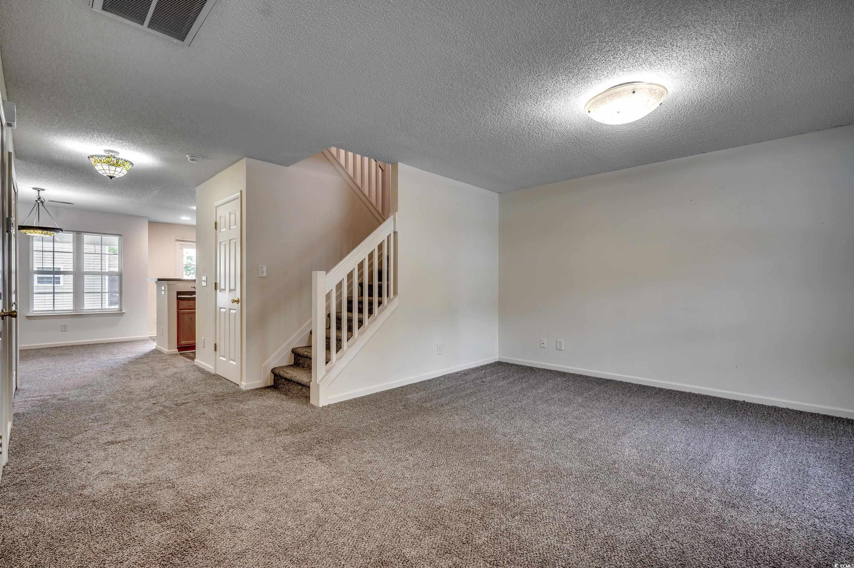 Photo 4 of 31 of 270 Seabert Rd. 270 townhome