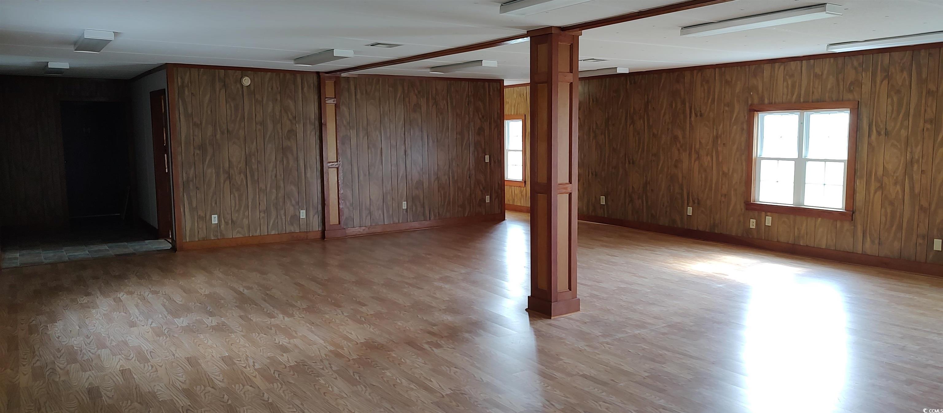 9895 Highmarket St. 8.8 acres w/ modular buil