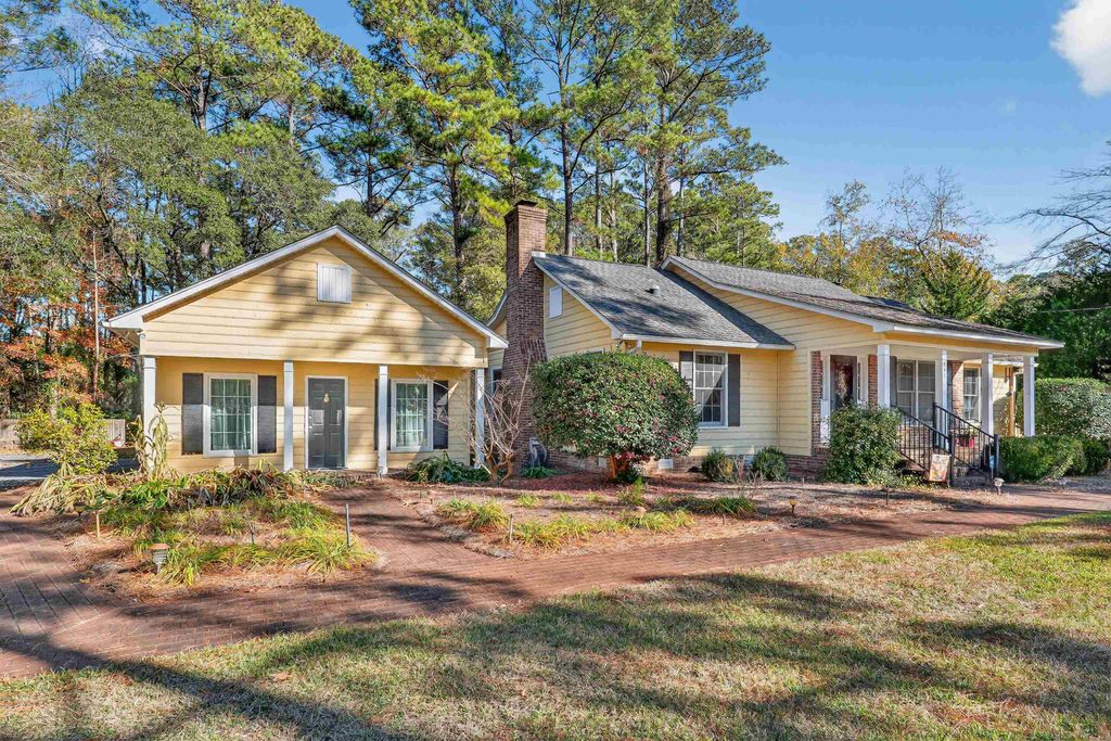 Photo of 297 Linden Circle, Pawleys Island, SC 29585 (MLS # 2611042)