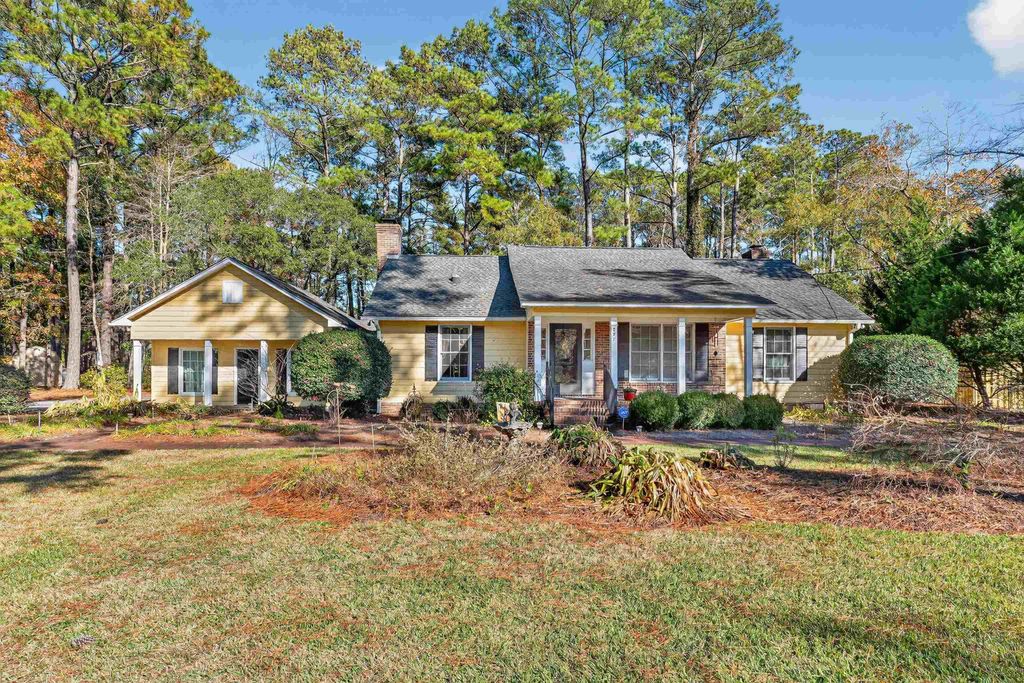 Photo of 297 Linden Circle, Pawleys Island, SC 29585 (MLS # 2611042)