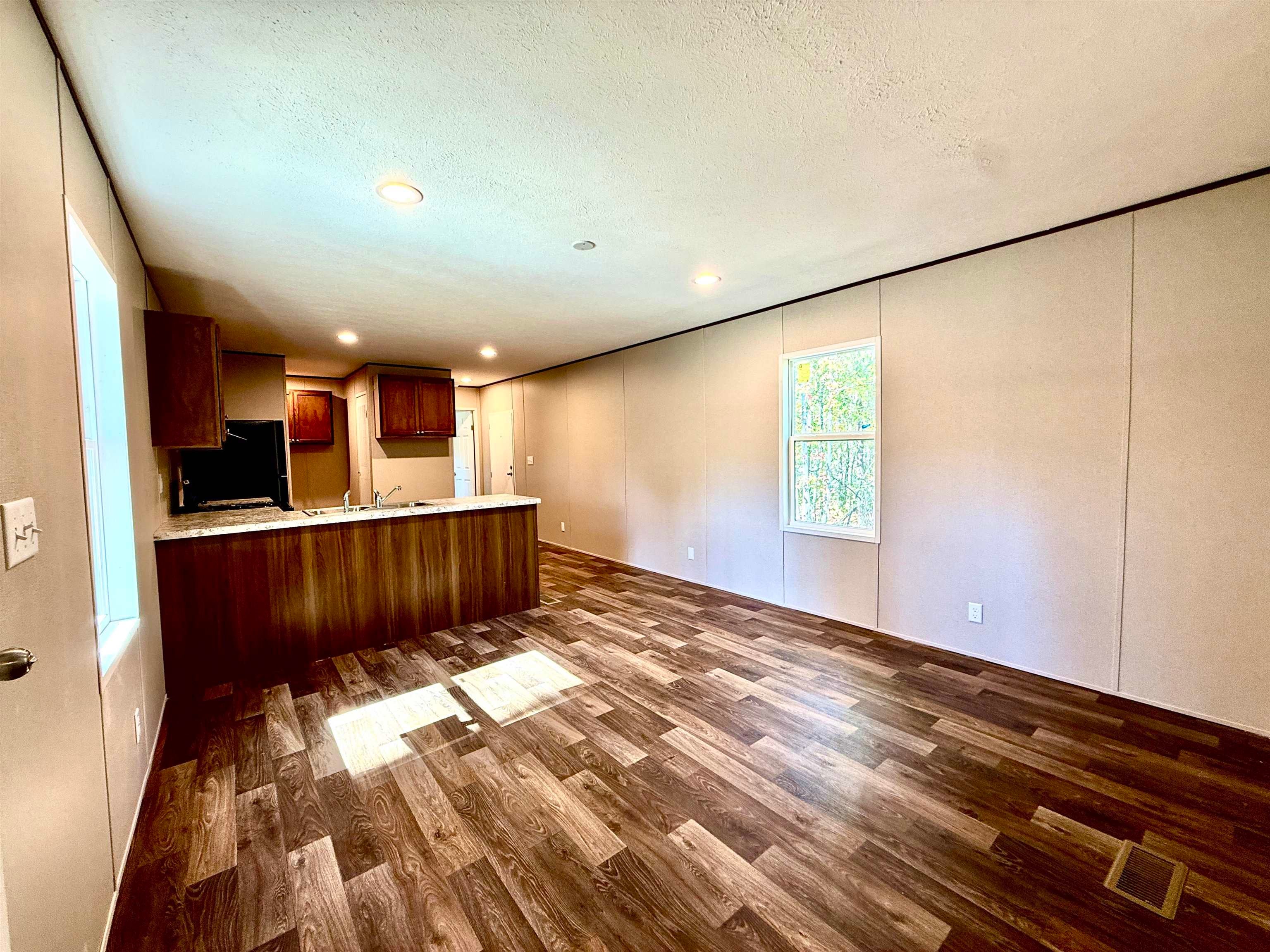 693 N Farr Ave.