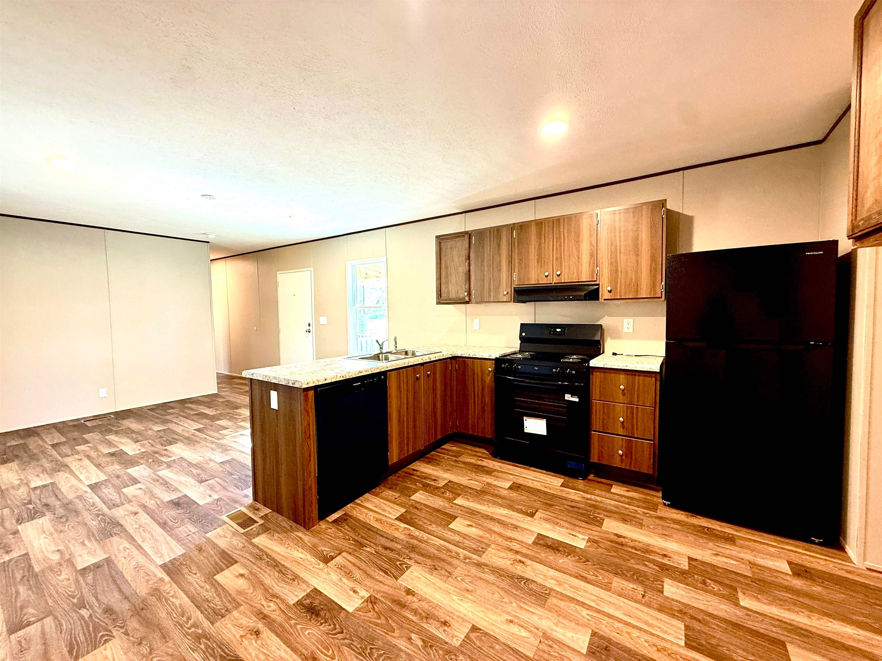 693 N Farr Ave.