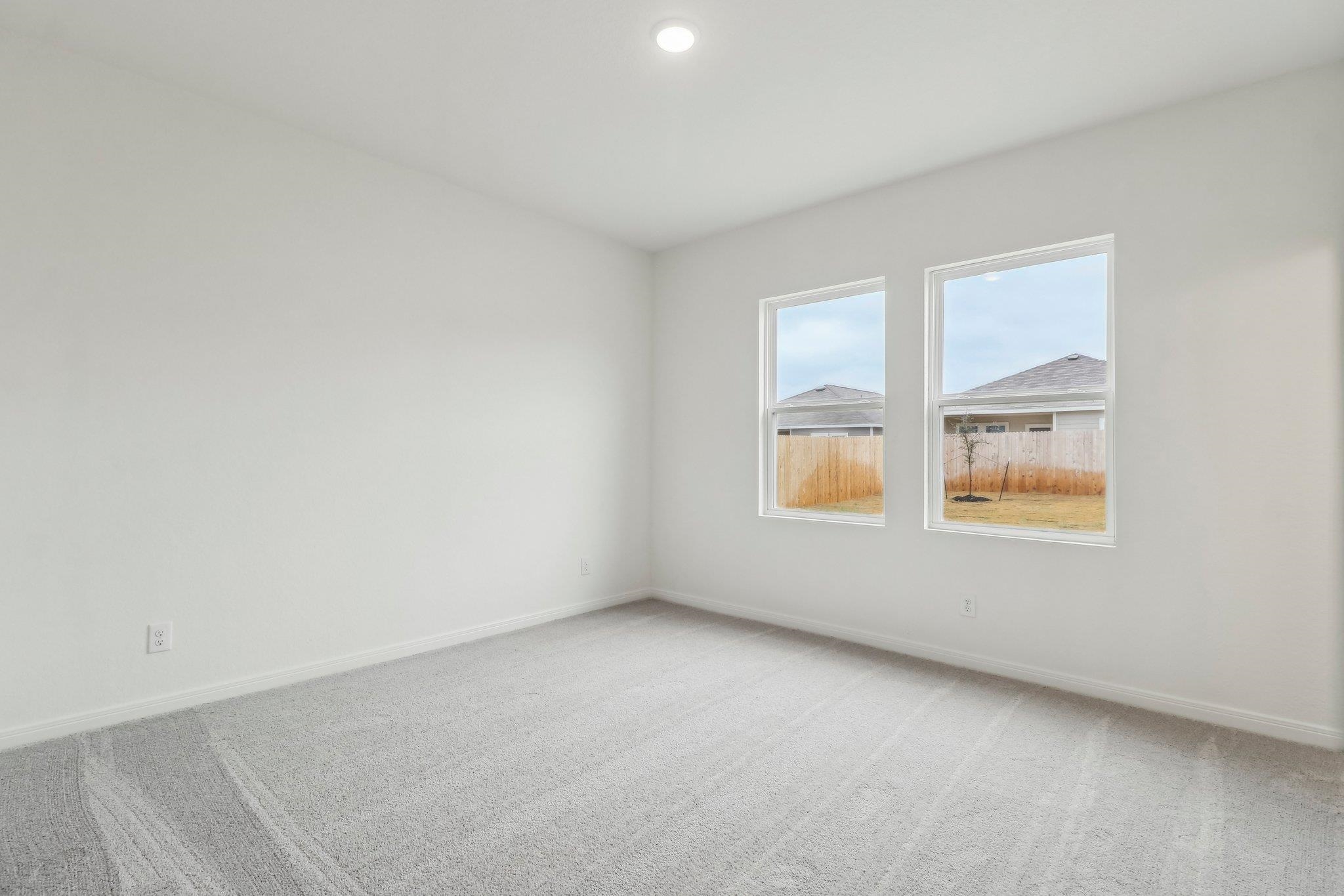 554 Silver Pidgeon St