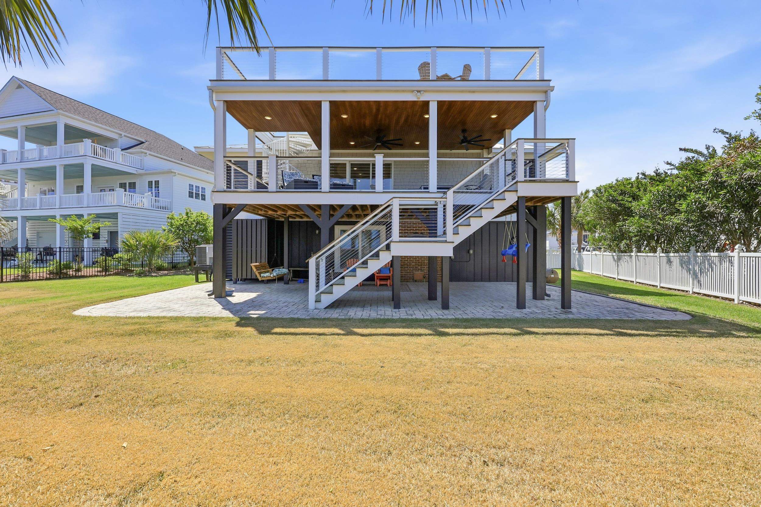 1607 Dolphin St.