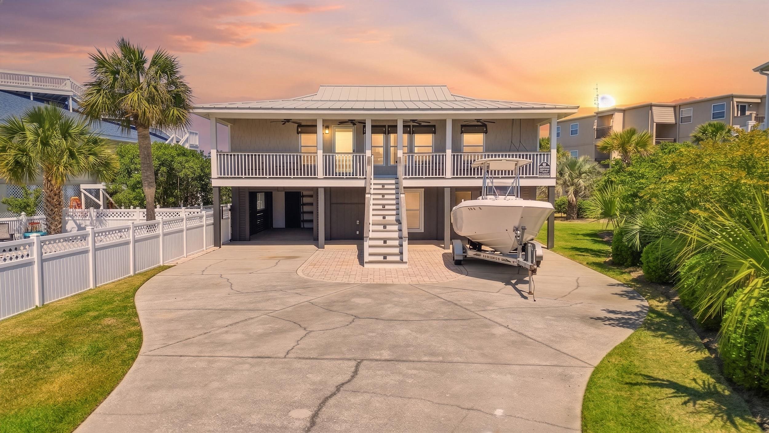 1607 Dolphin St.