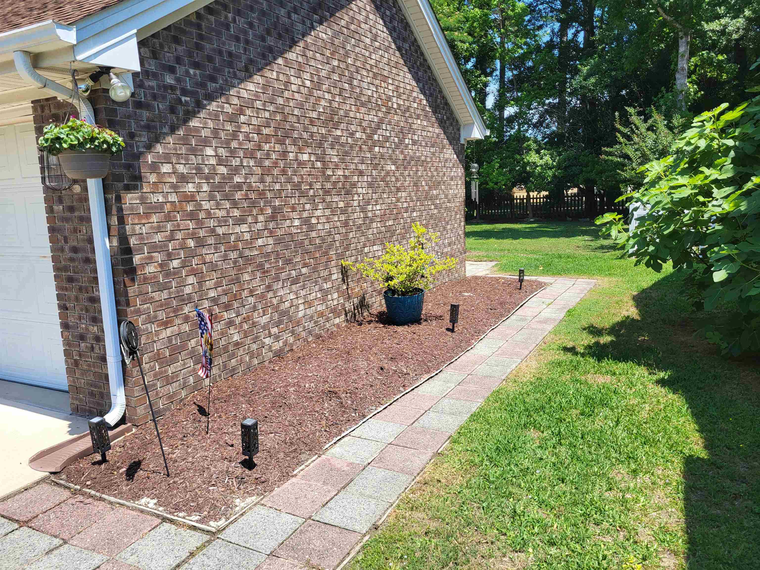404 Ashwood Ln.