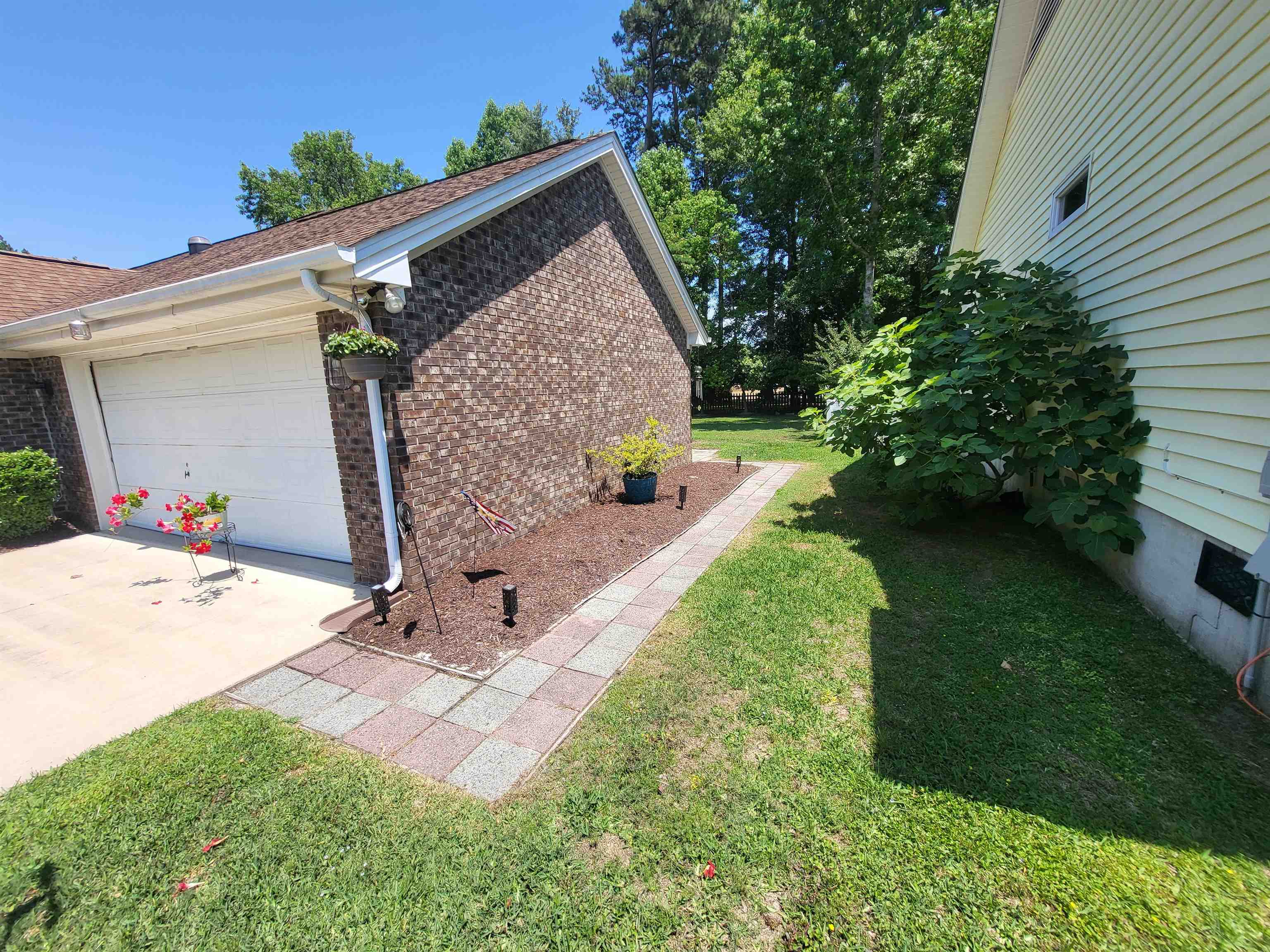 404 Ashwood Ln.