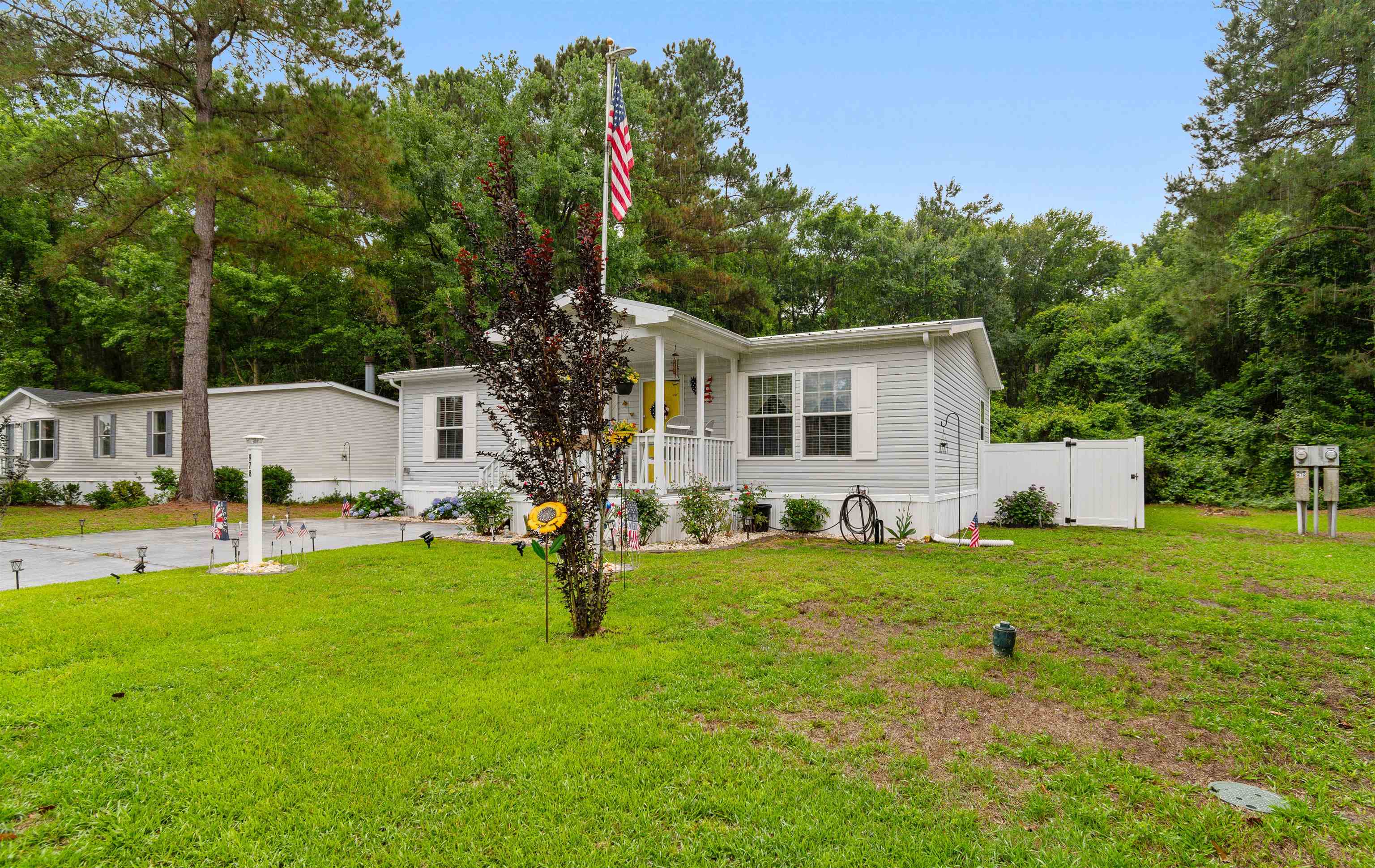 978 Jamestown Rd.
