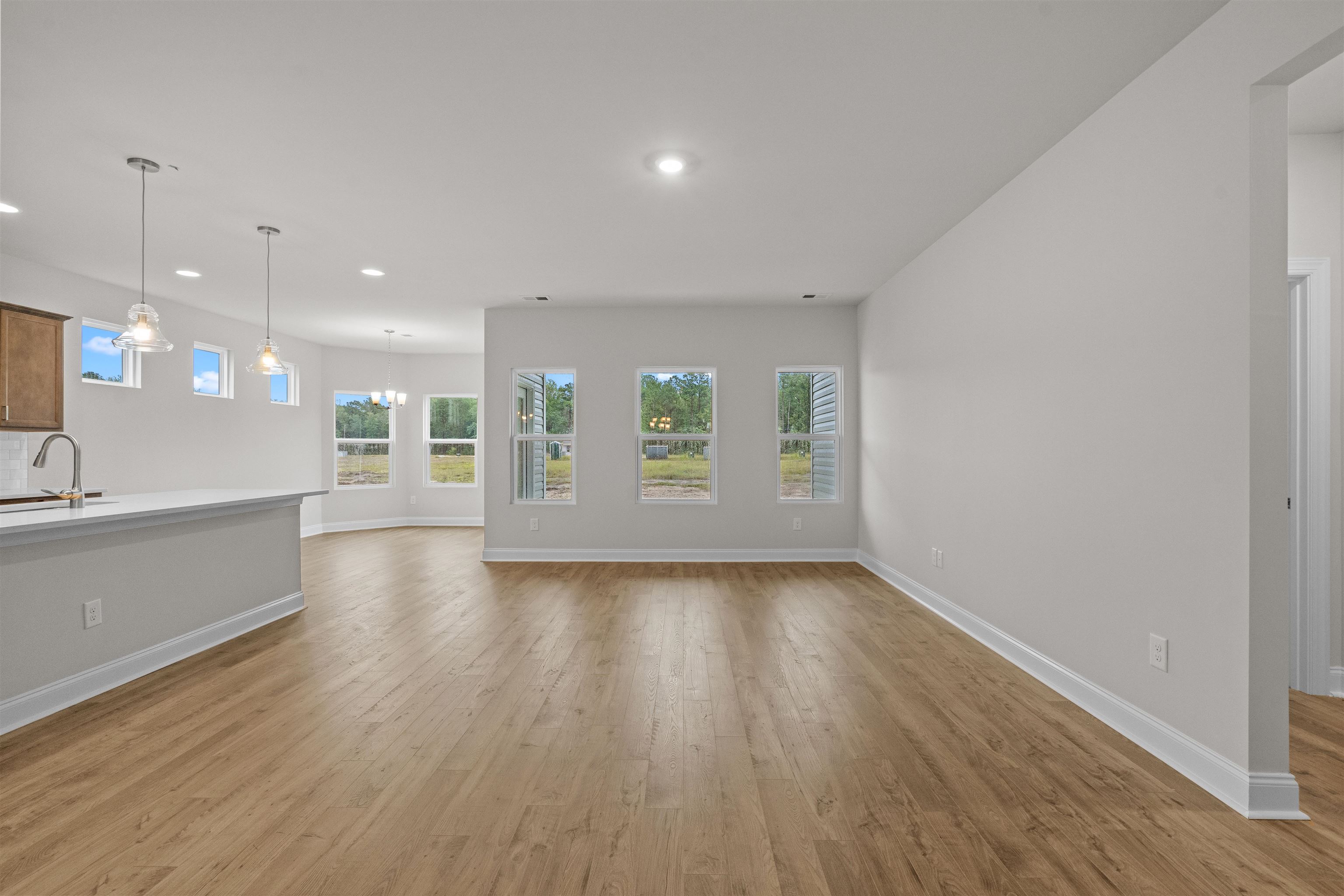 1124 NW Forest Bend Dr NW